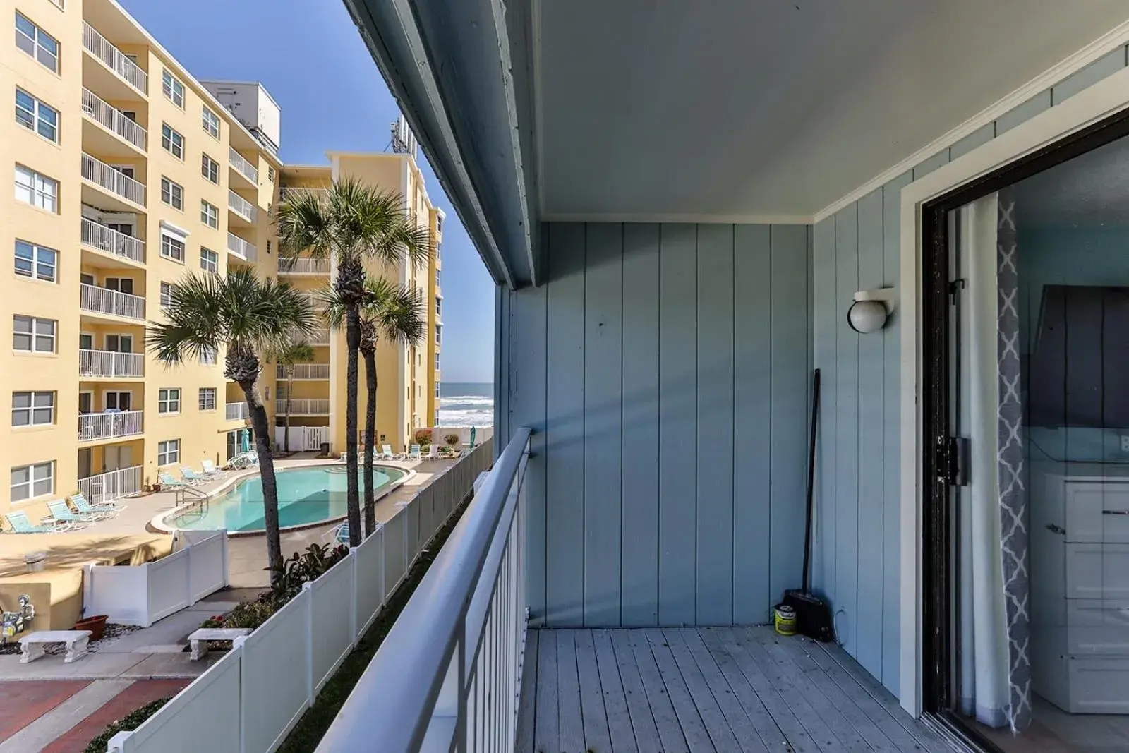 Balcony/Terrace in Coastal Waters