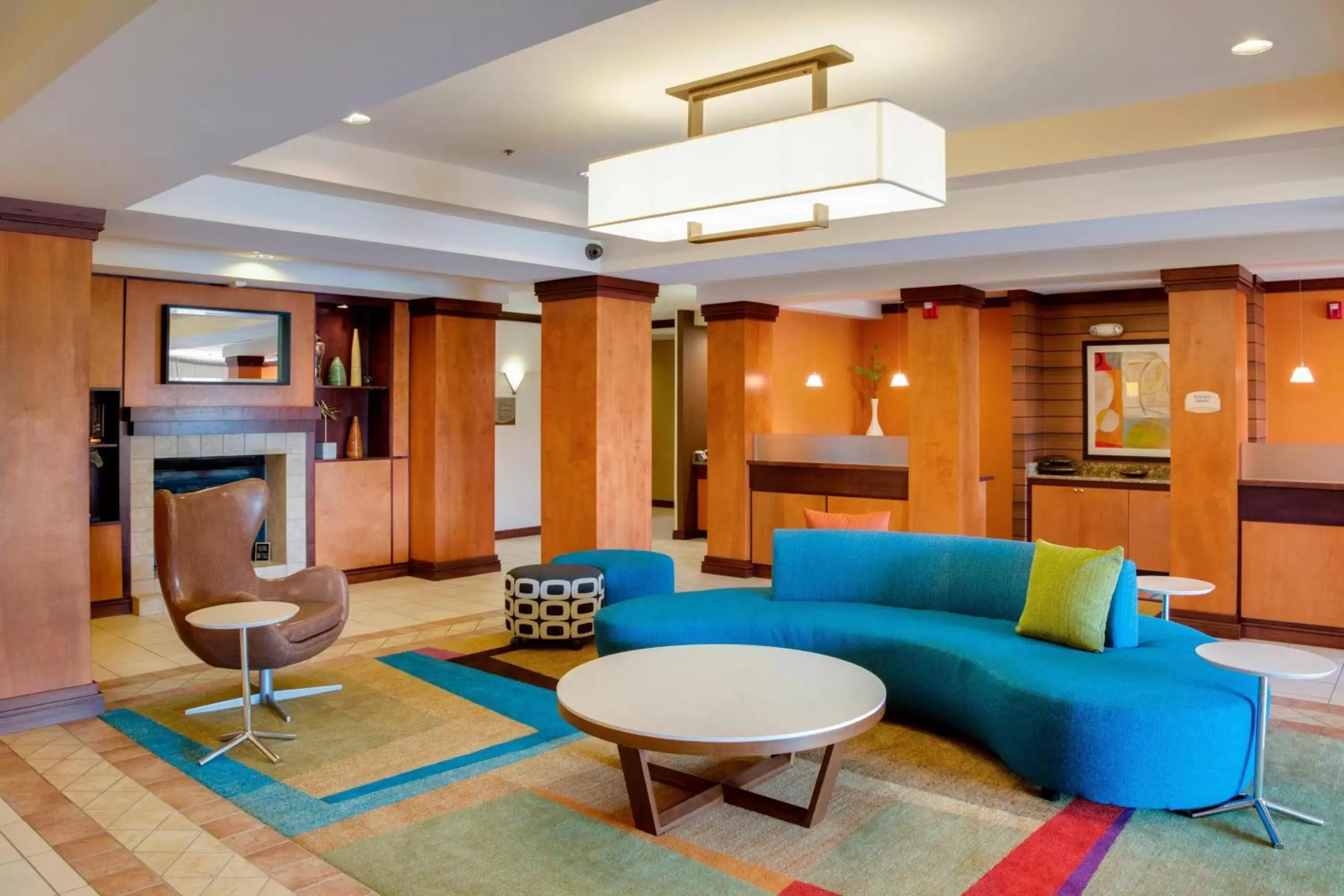 Lobby or reception, Lounge/Bar in Fairfield Inn and Suites South Hill I-85