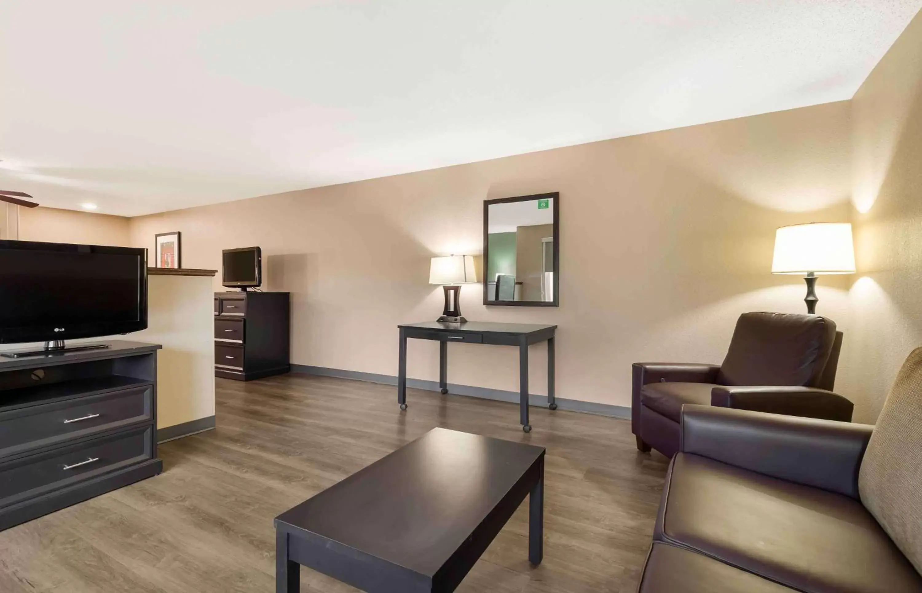 Bedroom, Seating Area in Extended Stay America Suites - Washington, DC - Springfield