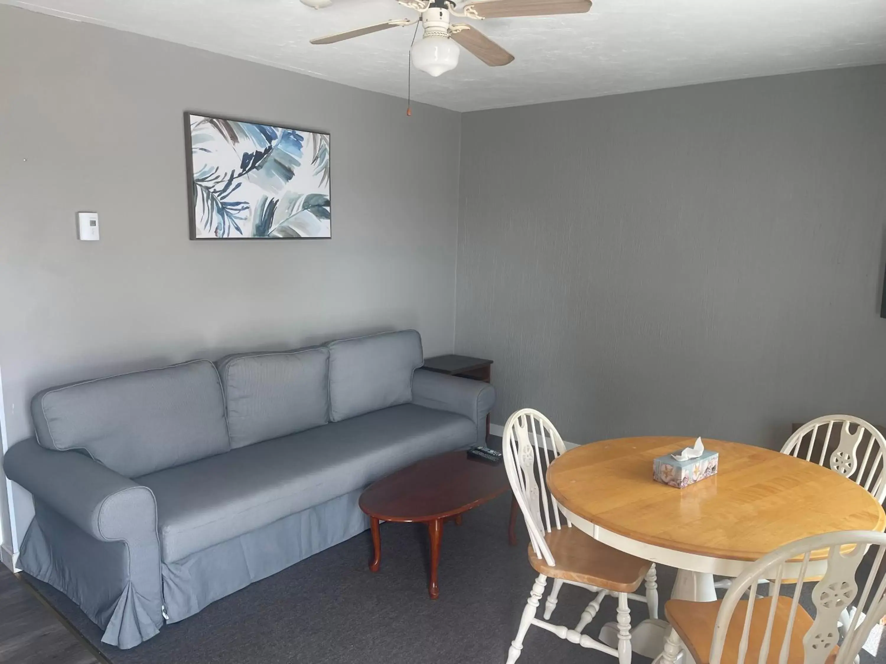 Seating Area in Welcome Inn