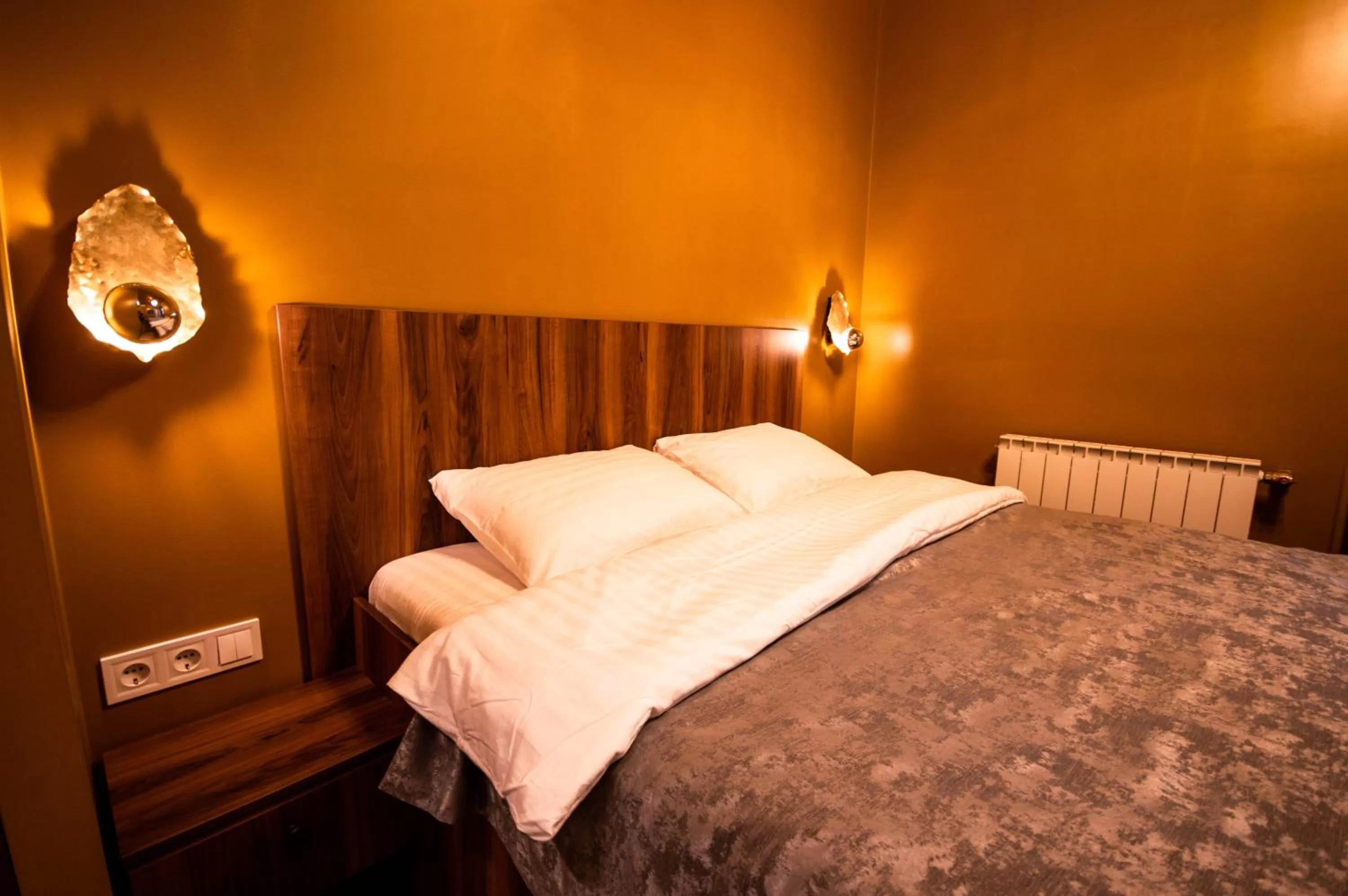 Bed in Kyiv Panorama Apartments near Gulliver