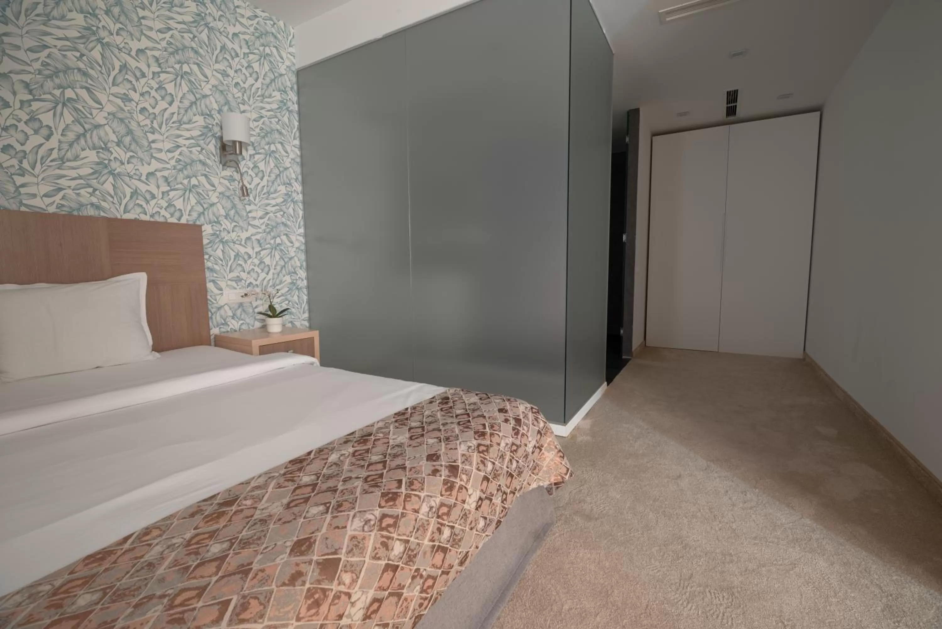 Bed in Vitosha Park Hotel - Free Indoor Pool & Parking