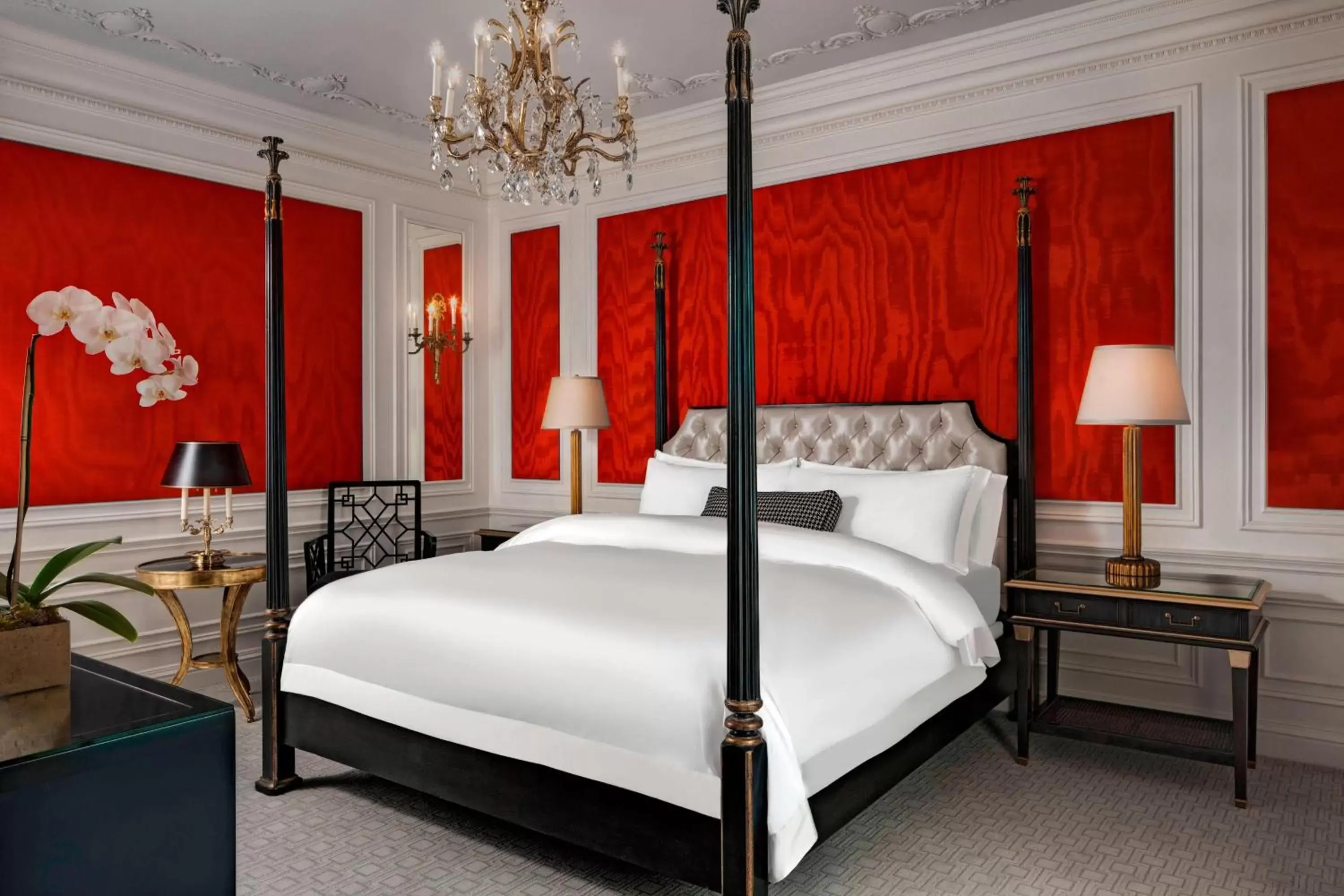 Photo of the whole room, Bed in The St. Regis New York