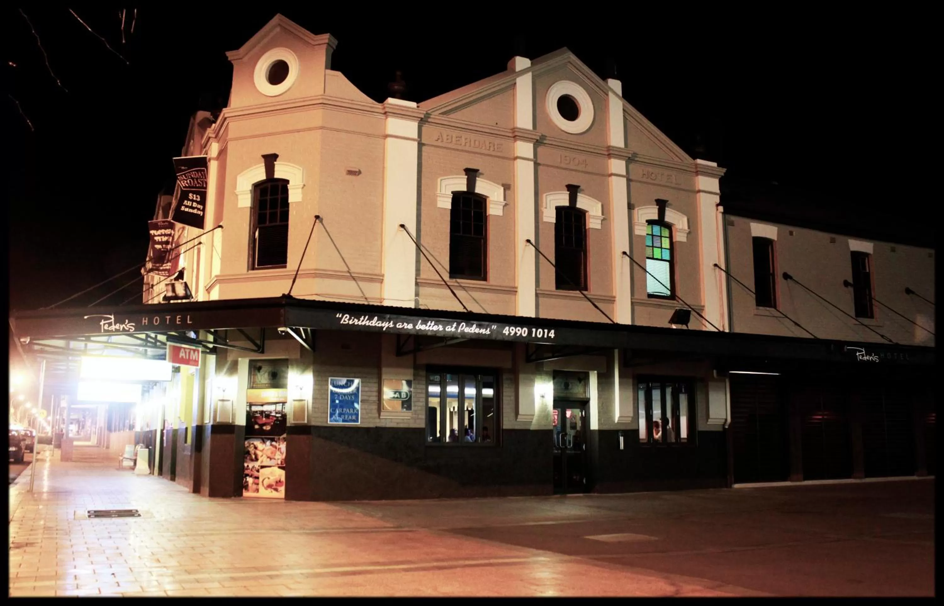 Facade/entrance in Peden's Hotel