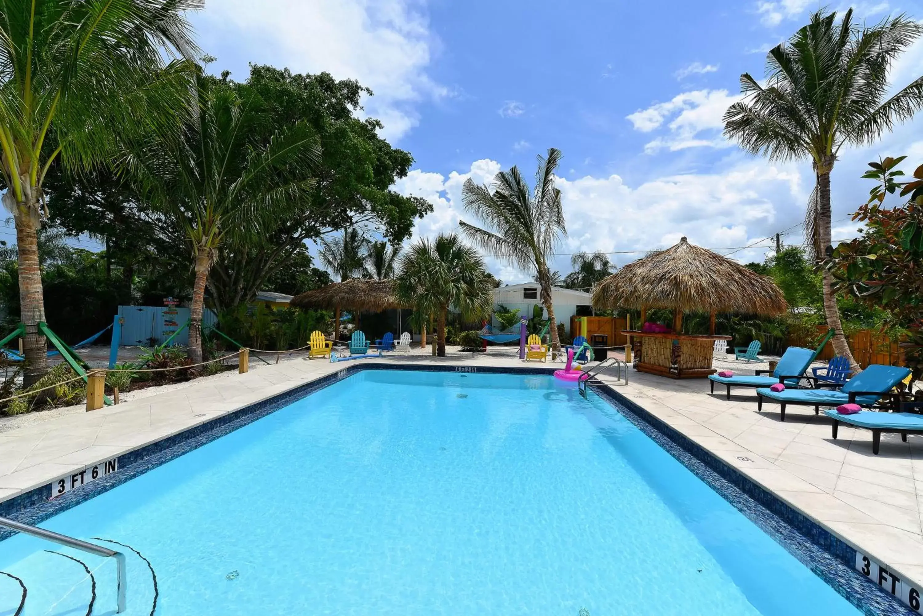 Swimming Pool in Siesta Key Palms Resort