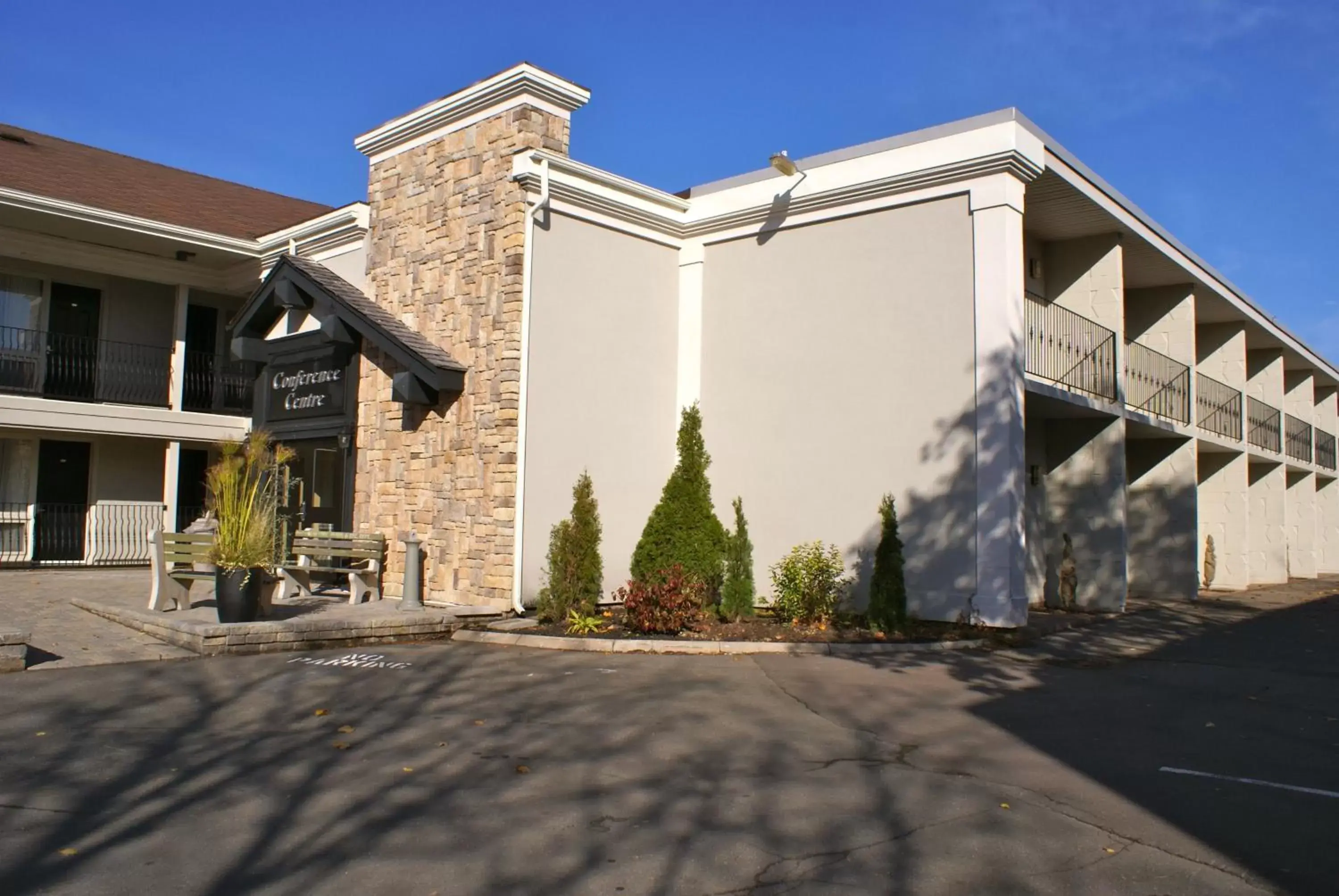 Facade/entrance, Property Building in The Hotel on Pownal