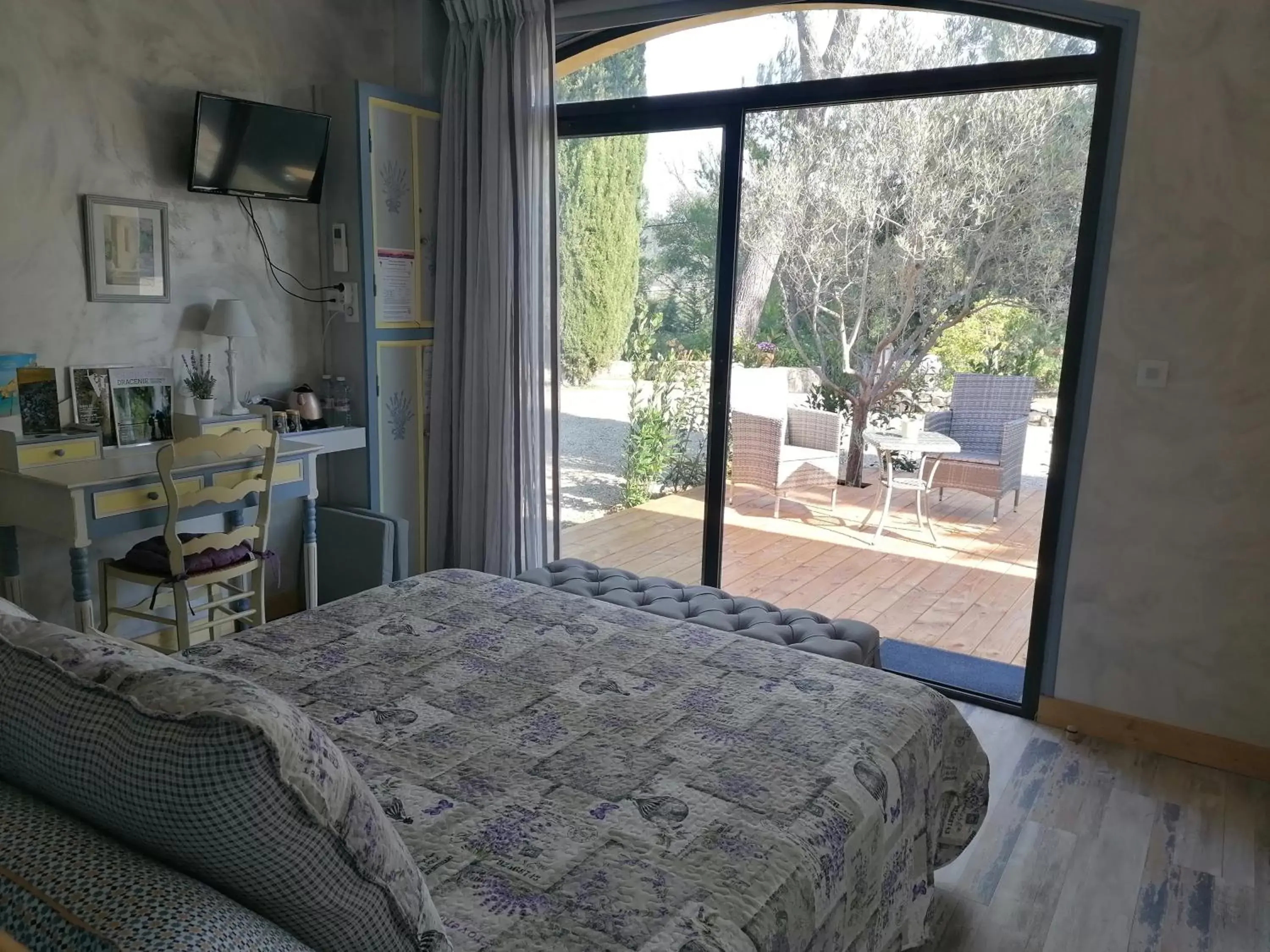 Bedroom, Bed in Hôtes'Antic Provence