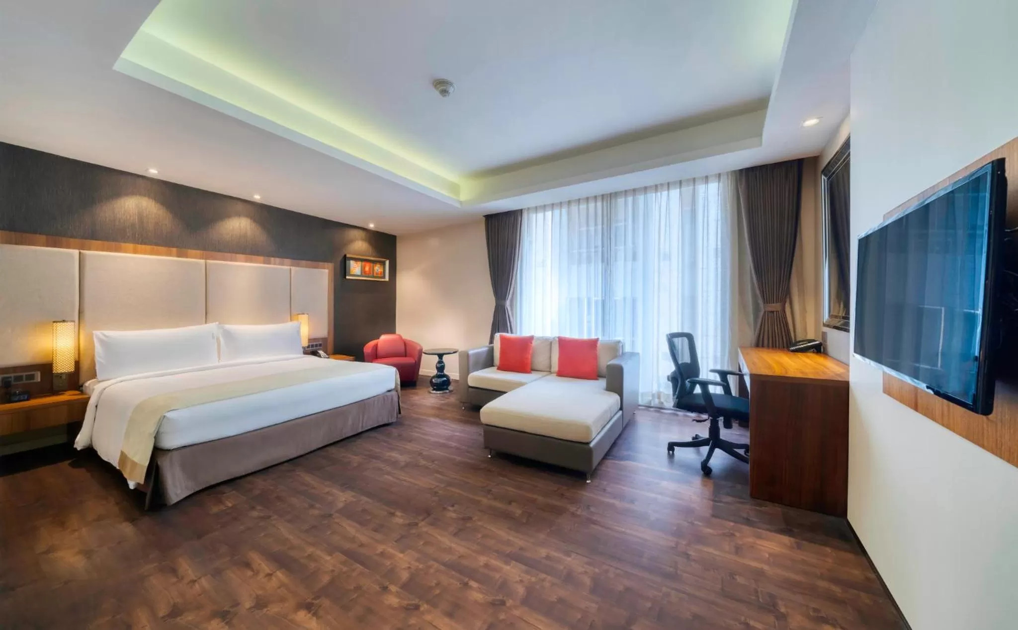 Bedroom, Bed in Holiday Inn Kolkata Airport by IHG