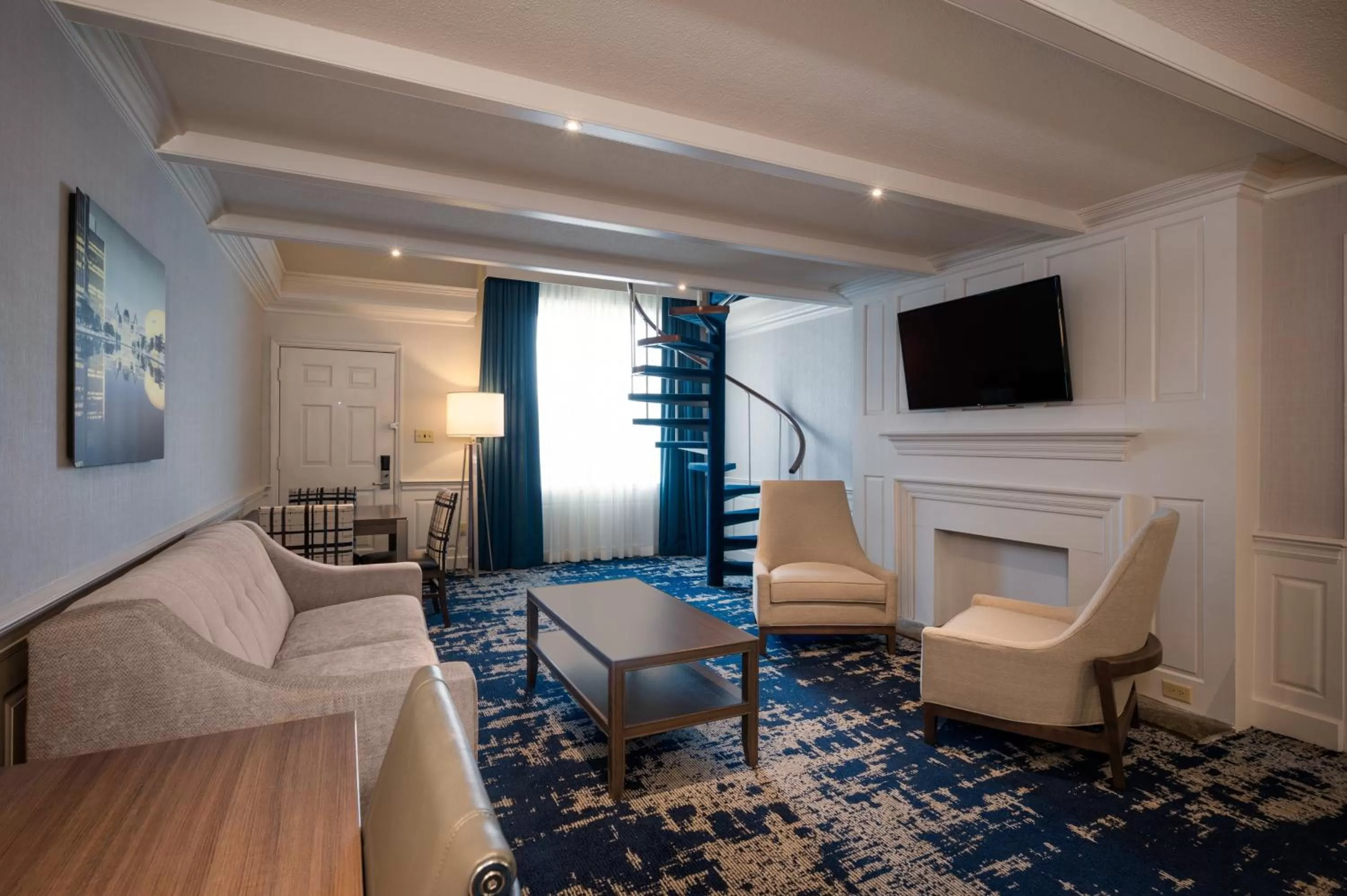 Bedroom in Crowne Plaza Albany - The Desmond Hotel