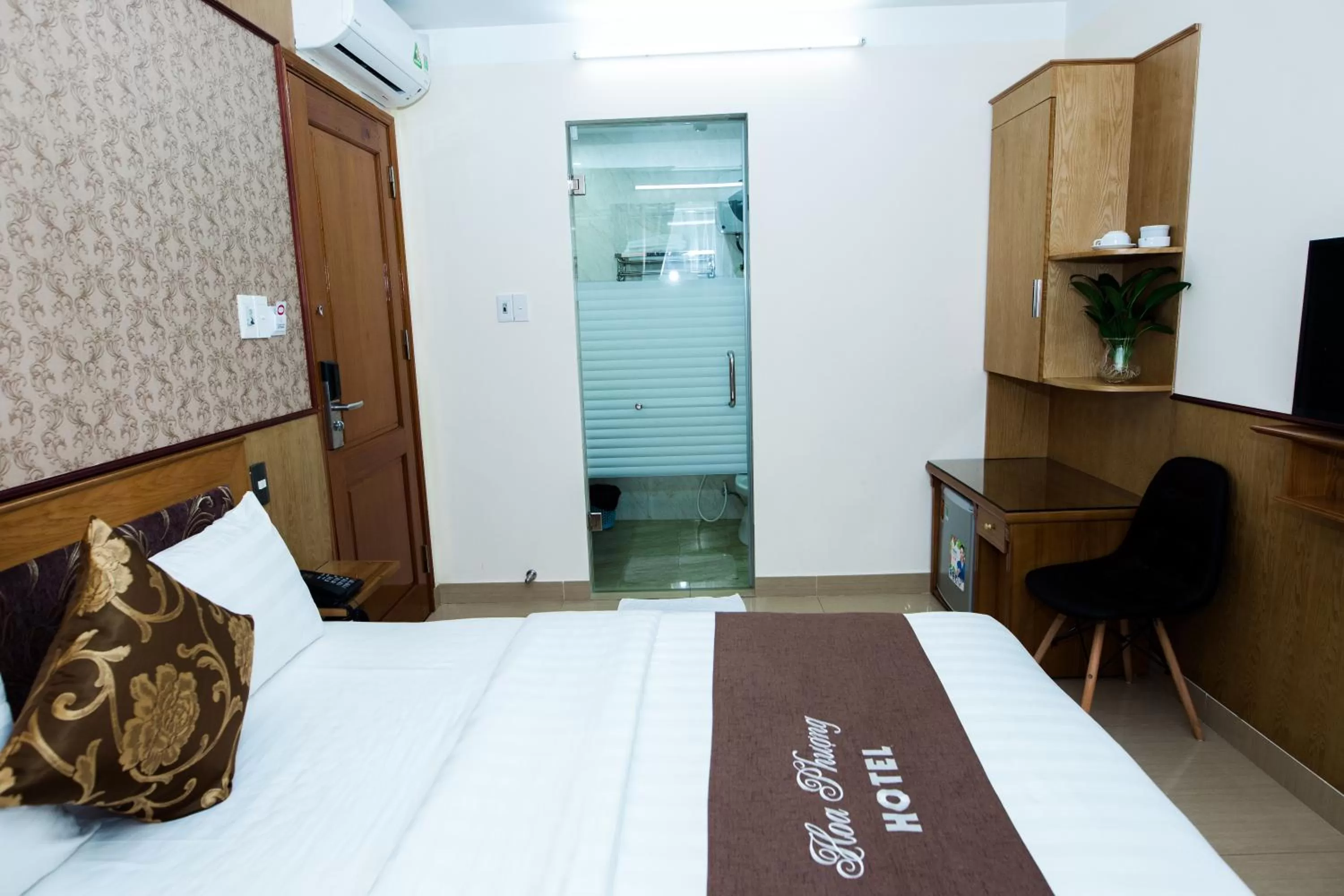 Bed in Hoa Phuong Hotel