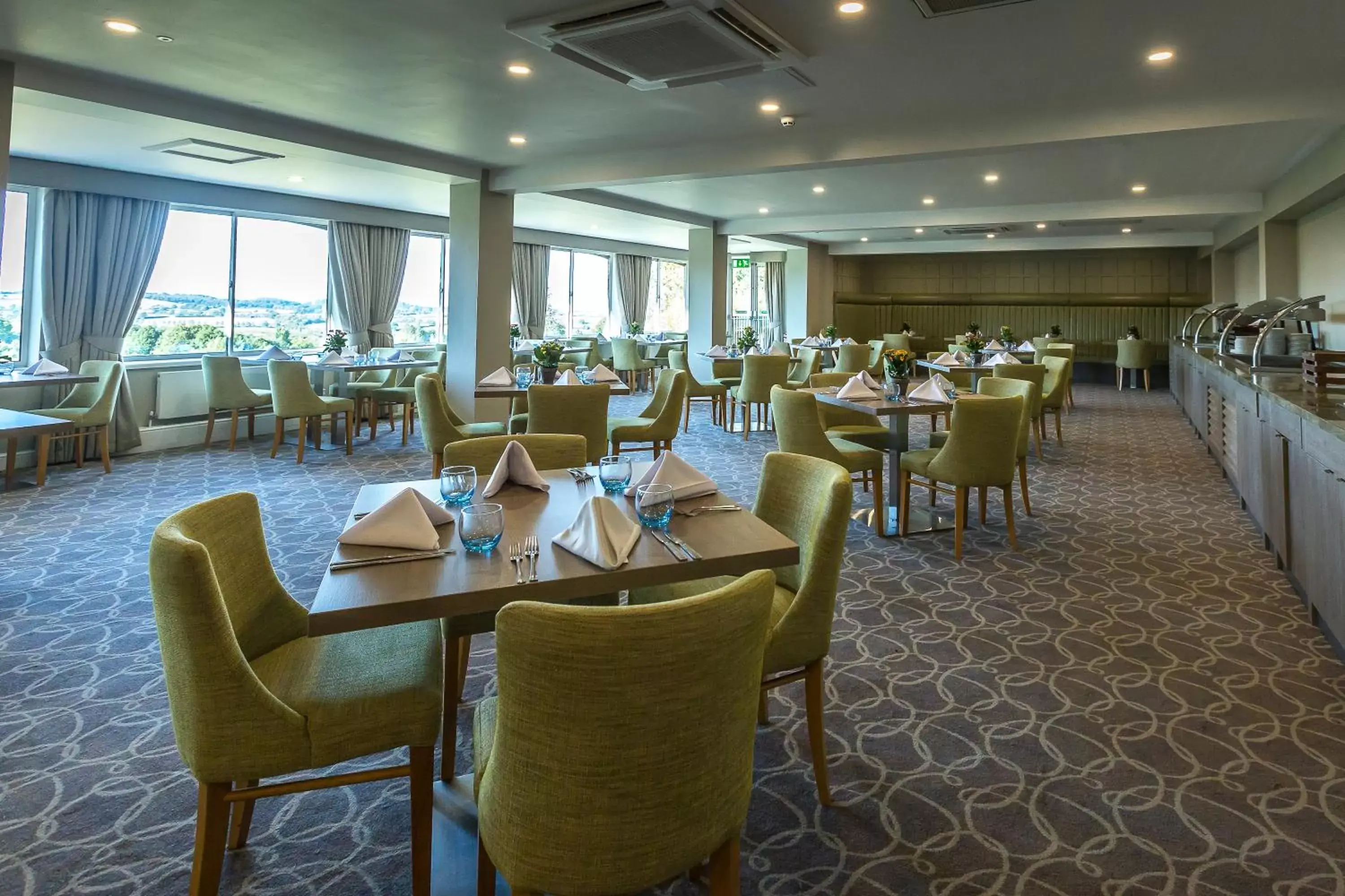 Restaurant/places to eat in Hellidon Lakes Hotel Restaurant/places to eat in Hellidon Lakes Hotel