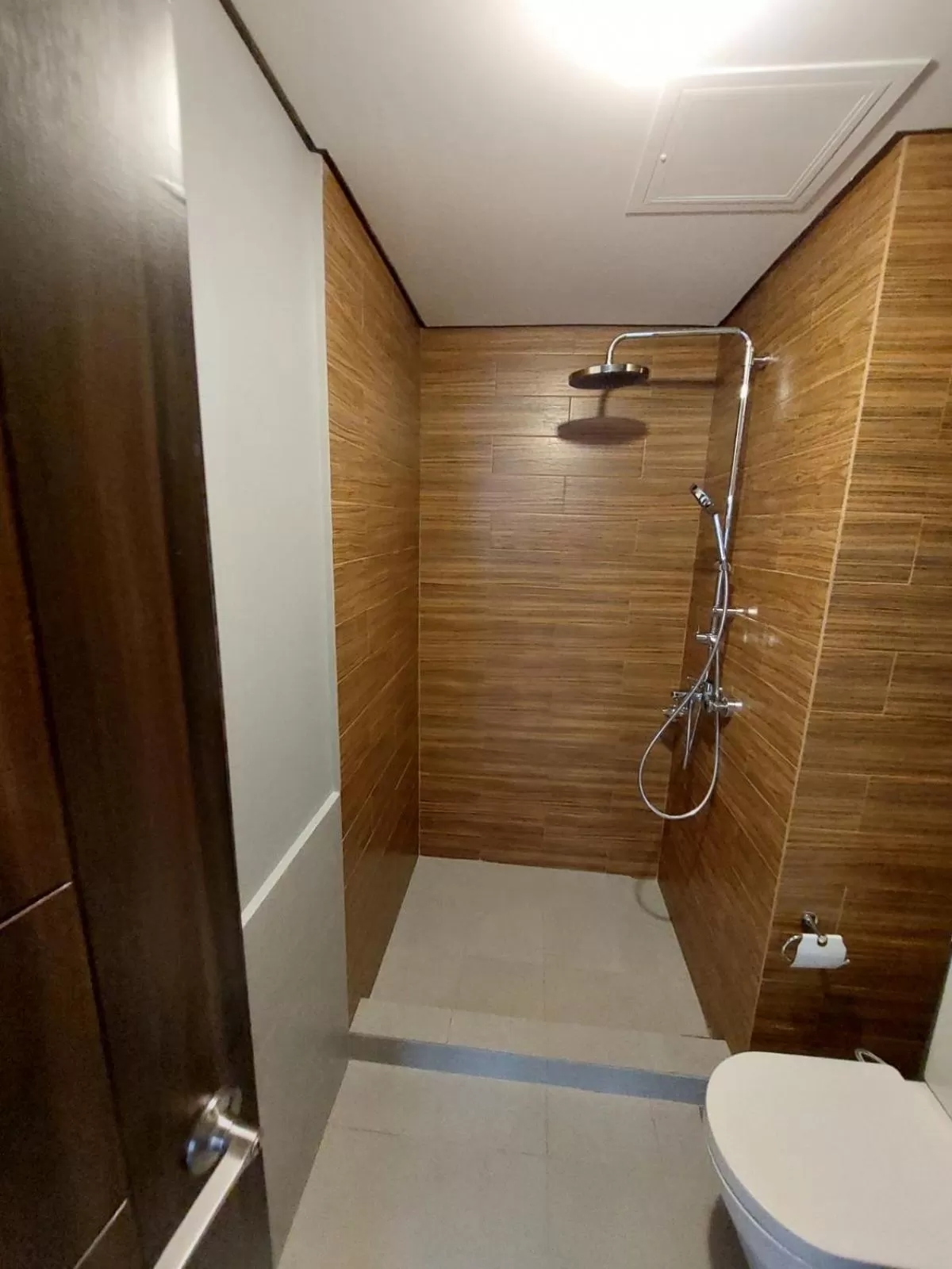 Bathroom in Le 10 The Radiance Manila Bay