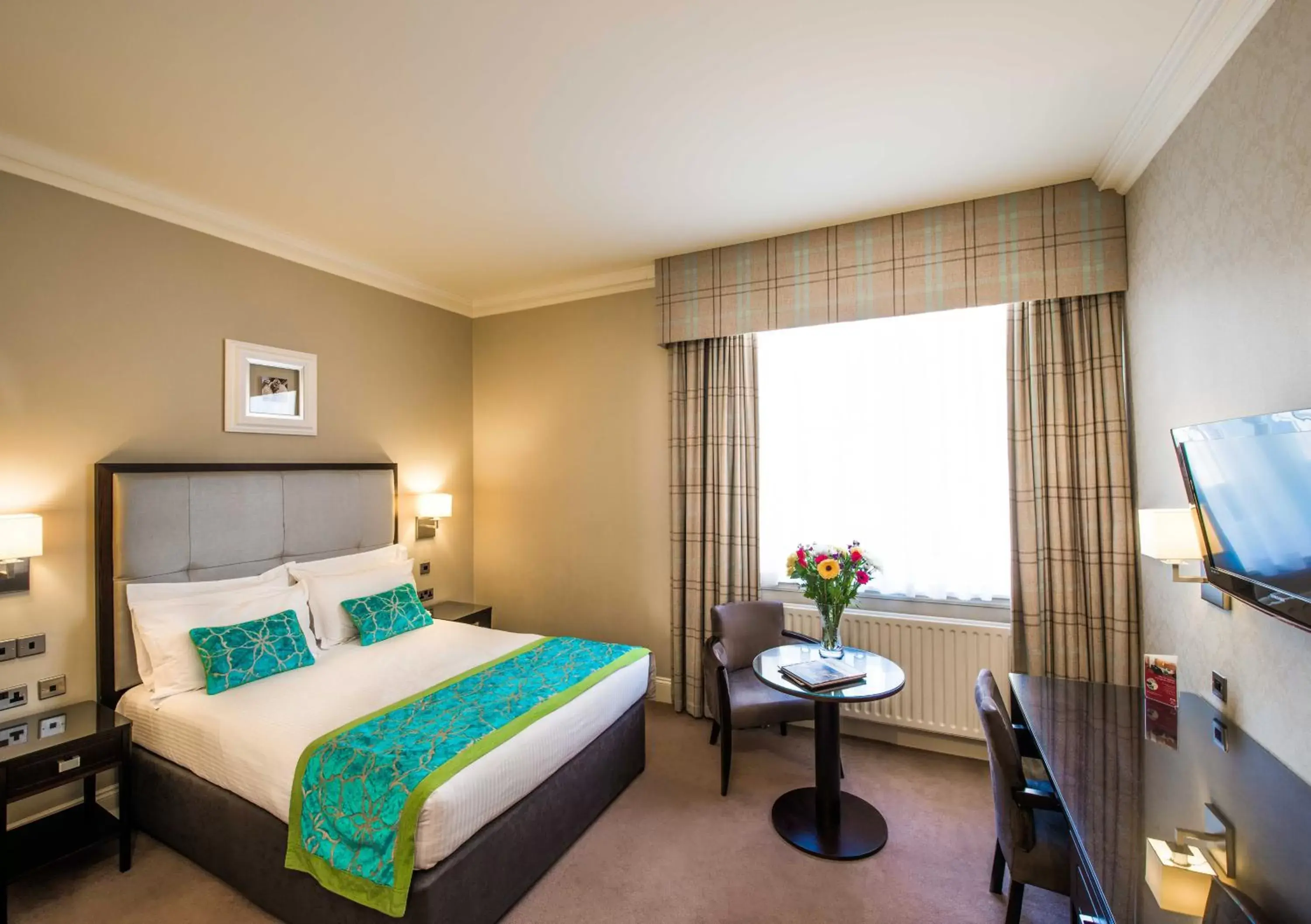 Bedroom, Bed in Leonardo Edinburgh City
