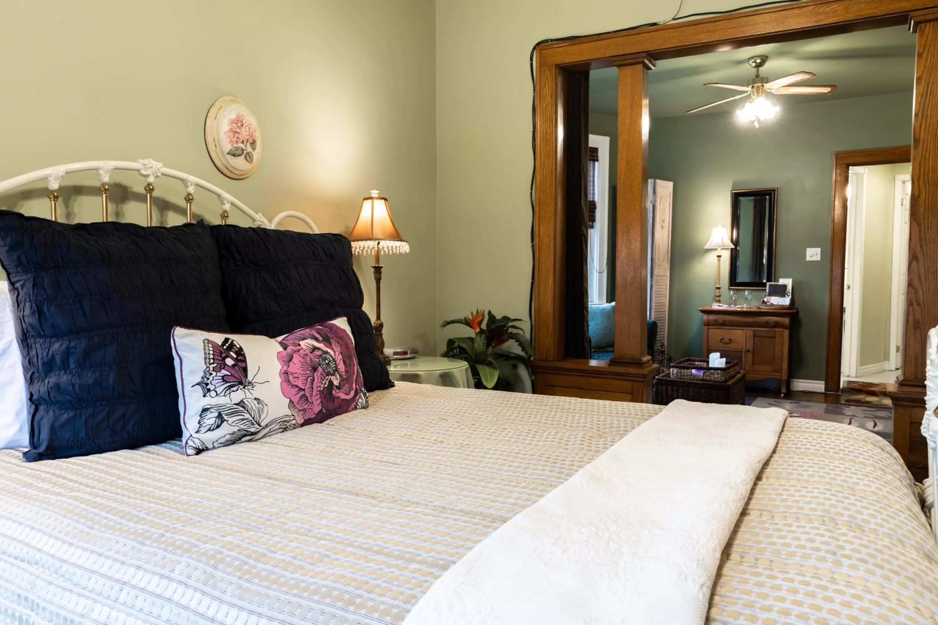 Photo of the whole room, Bed in A Hidden Gem Bed and Breakfast