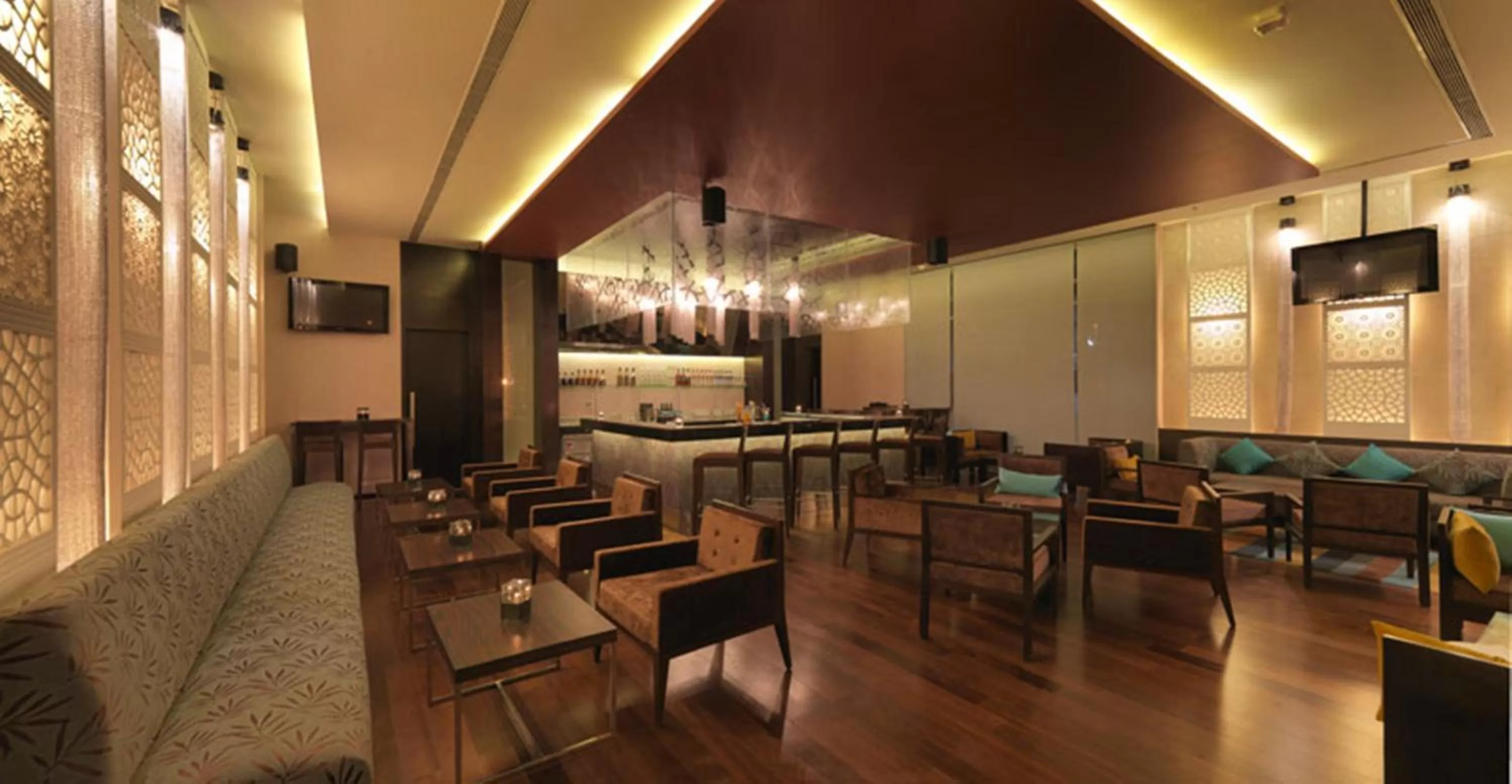 Restaurant/places to eat in Hotel Royal Orchid Jaipur, Tonk Road