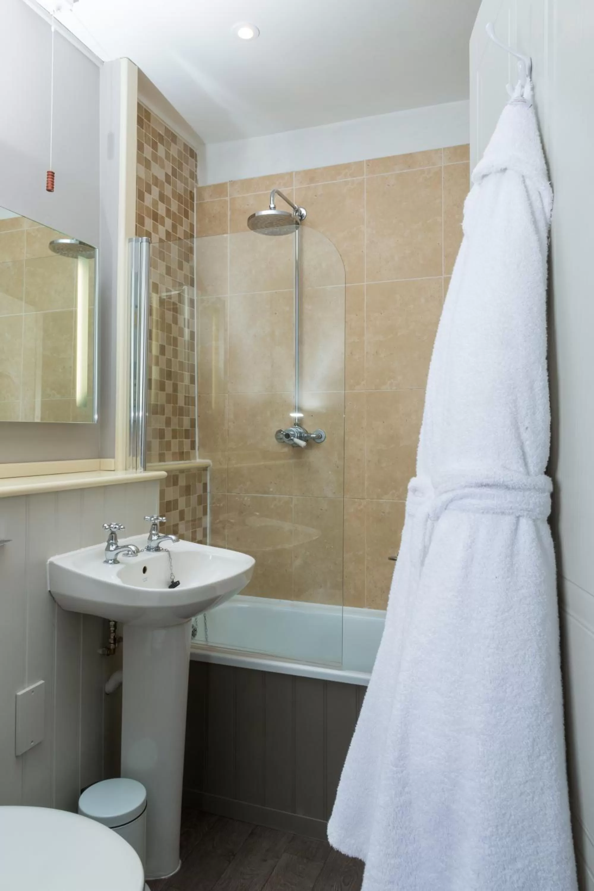 Bathroom in The Dog & Bear Hotel