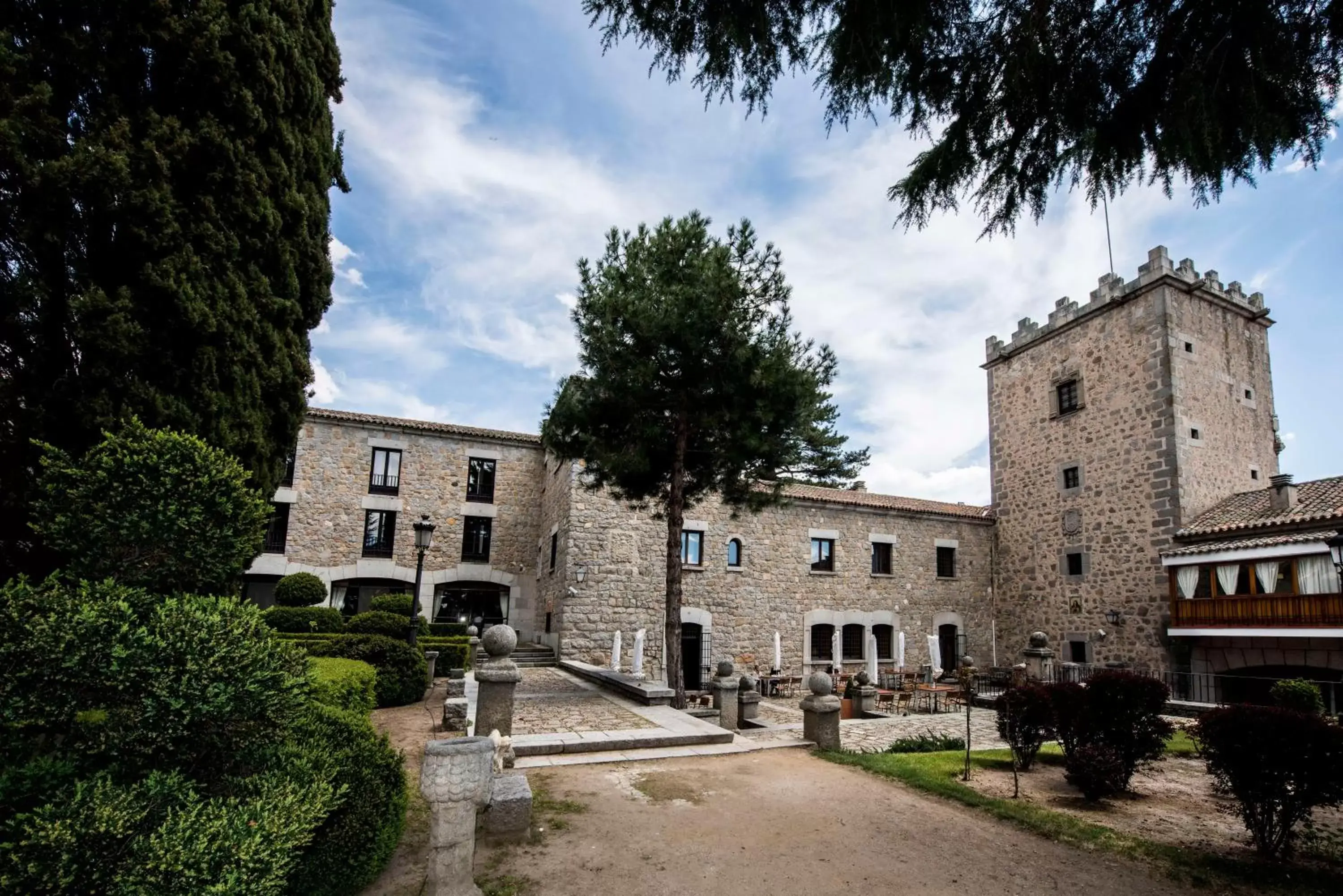 Facade/entrance, Property Building in Parador de Ávila