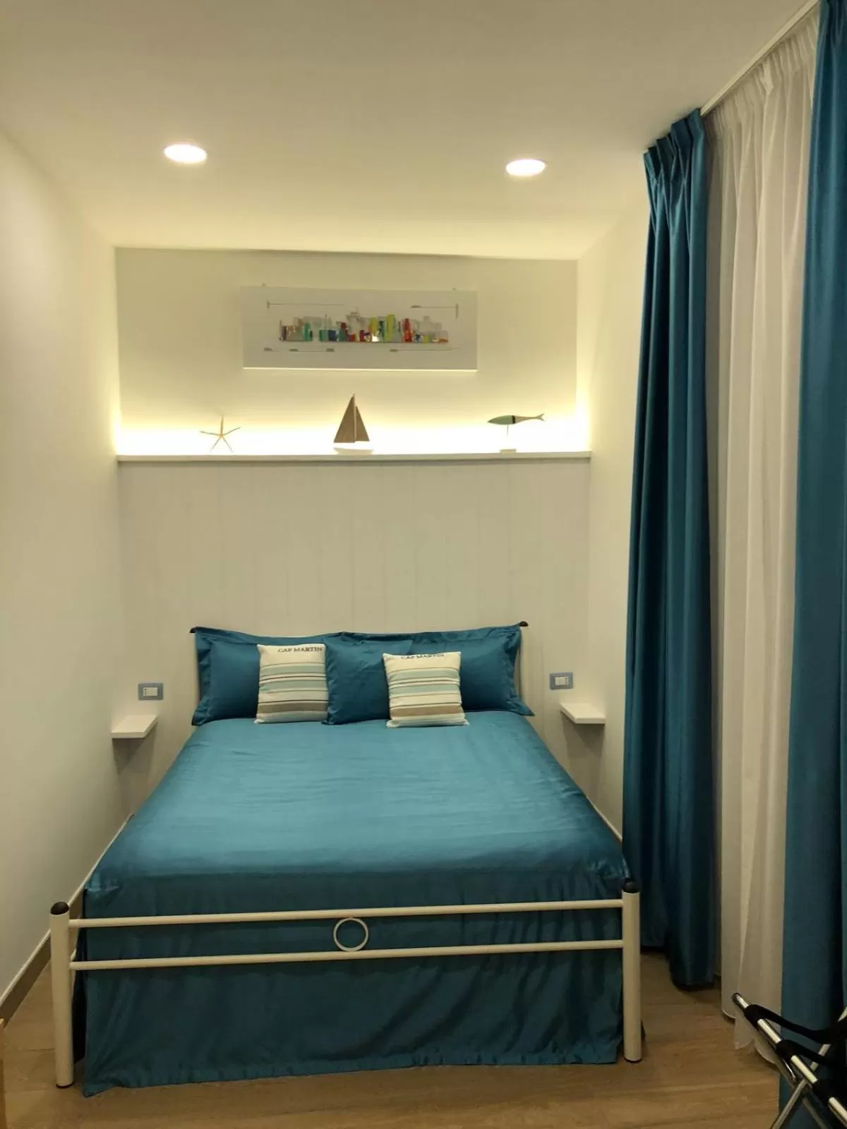 Property building, Bed in Antica Capri