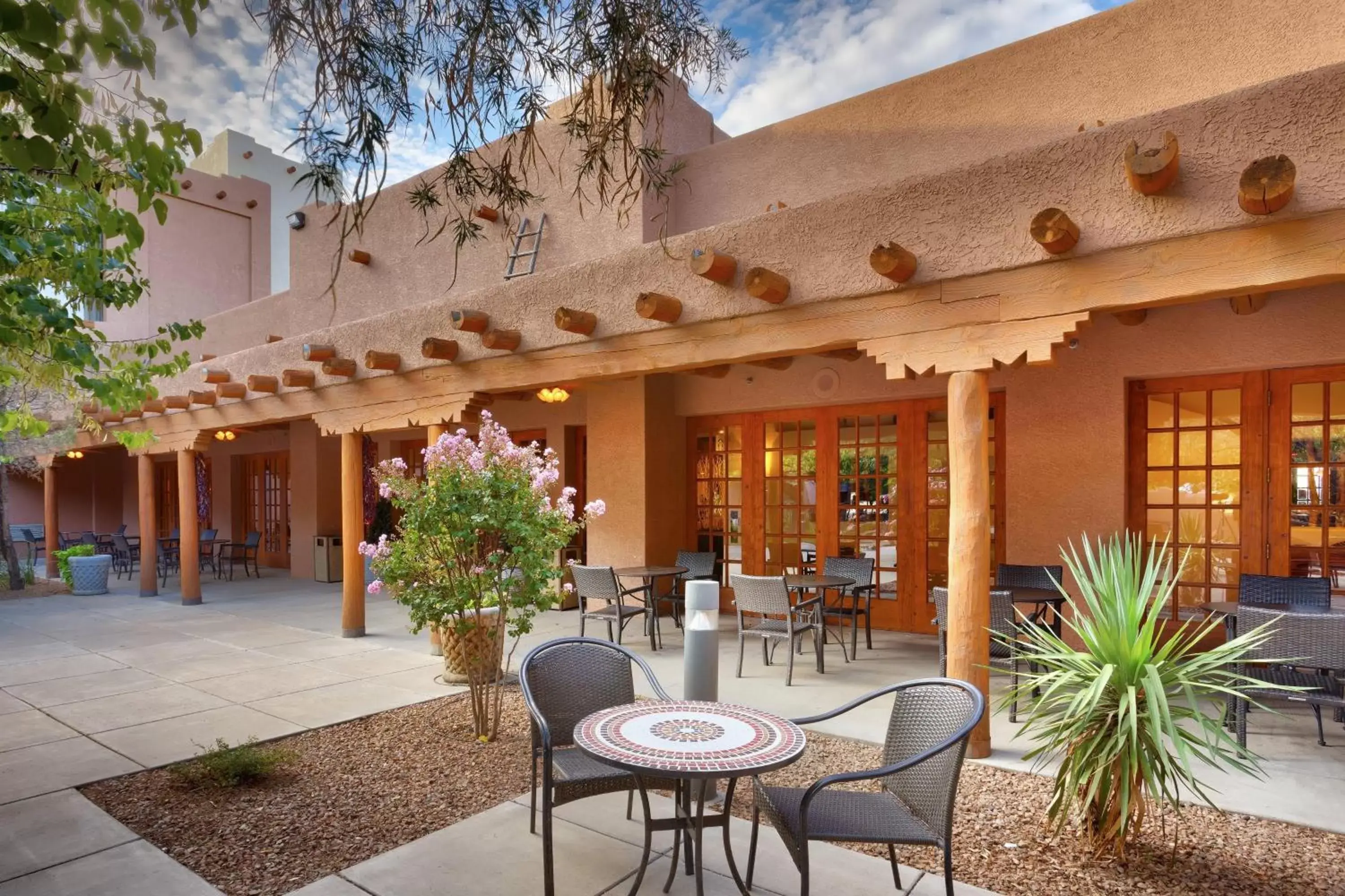 Restaurant/places to eat in Courtyard by Marriott Albuquerque