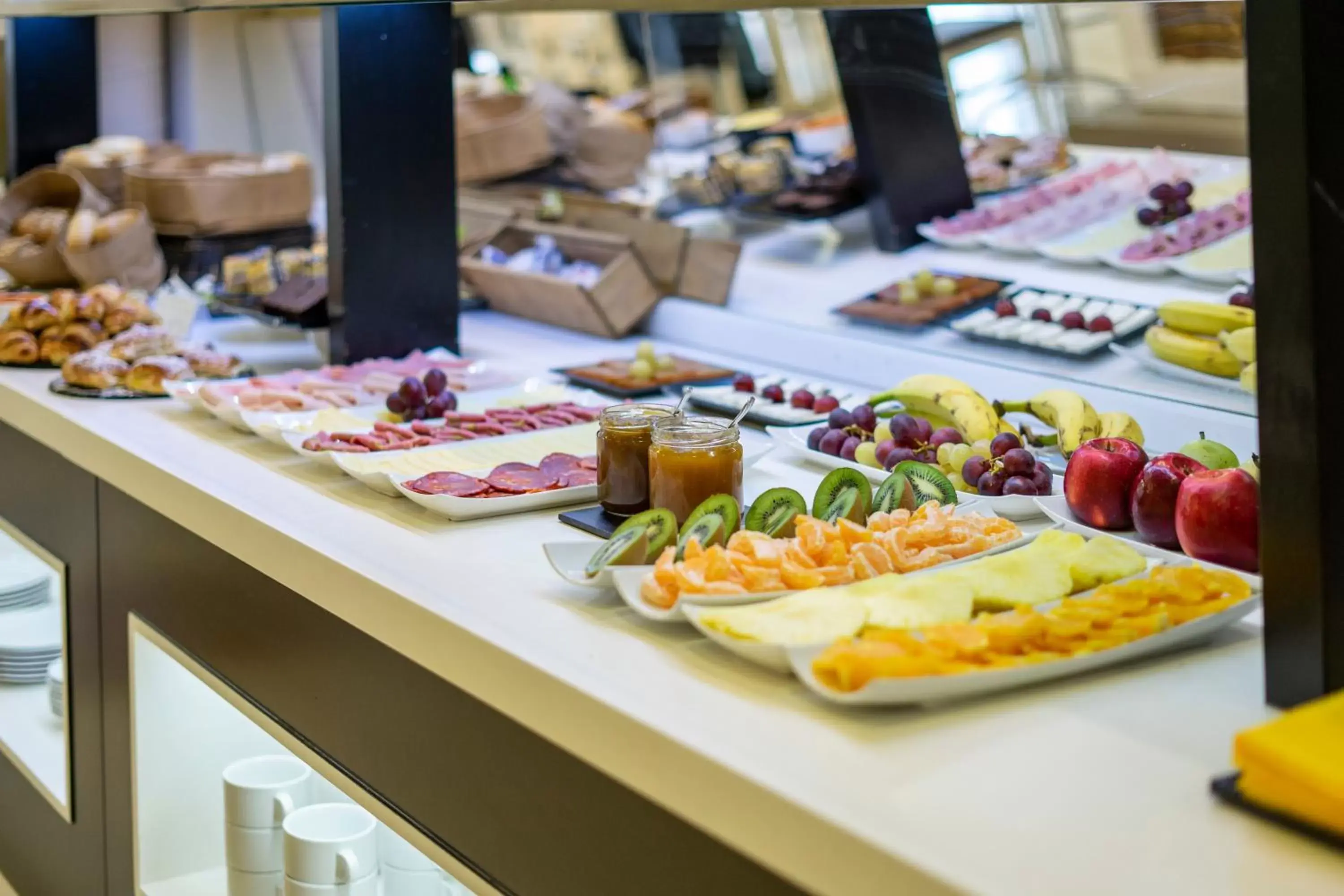 Buffet breakfast in Atarazanas Málaga Boutique Hotel