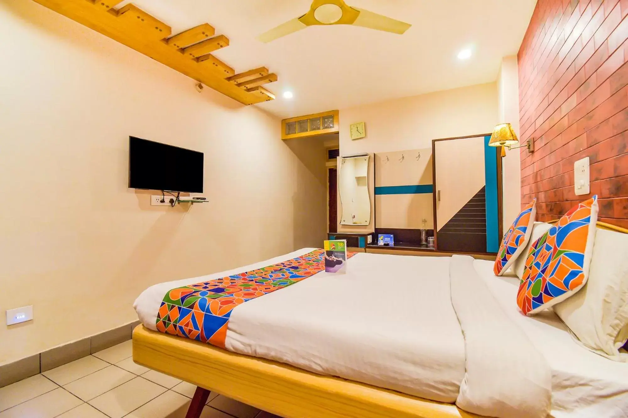 Bed in FabHotel Kinnera Comforts Railway Station Bed in FabHotel Kinnera Comforts Railway Station