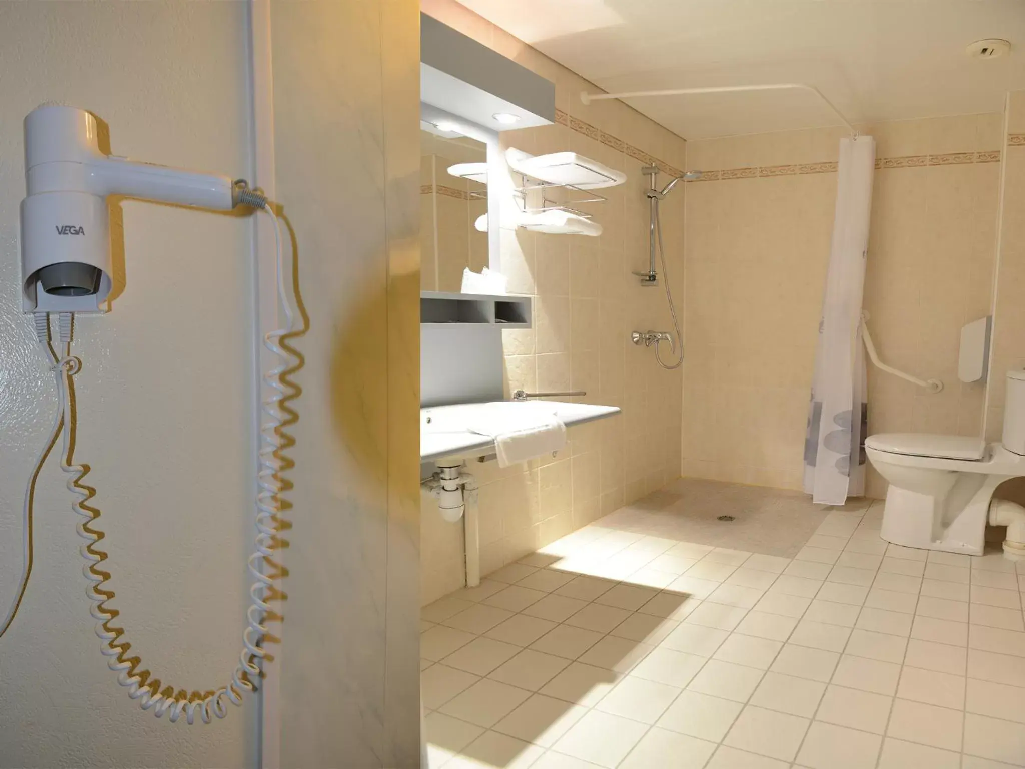 Shower, Bathroom in Hôtel Le Galion