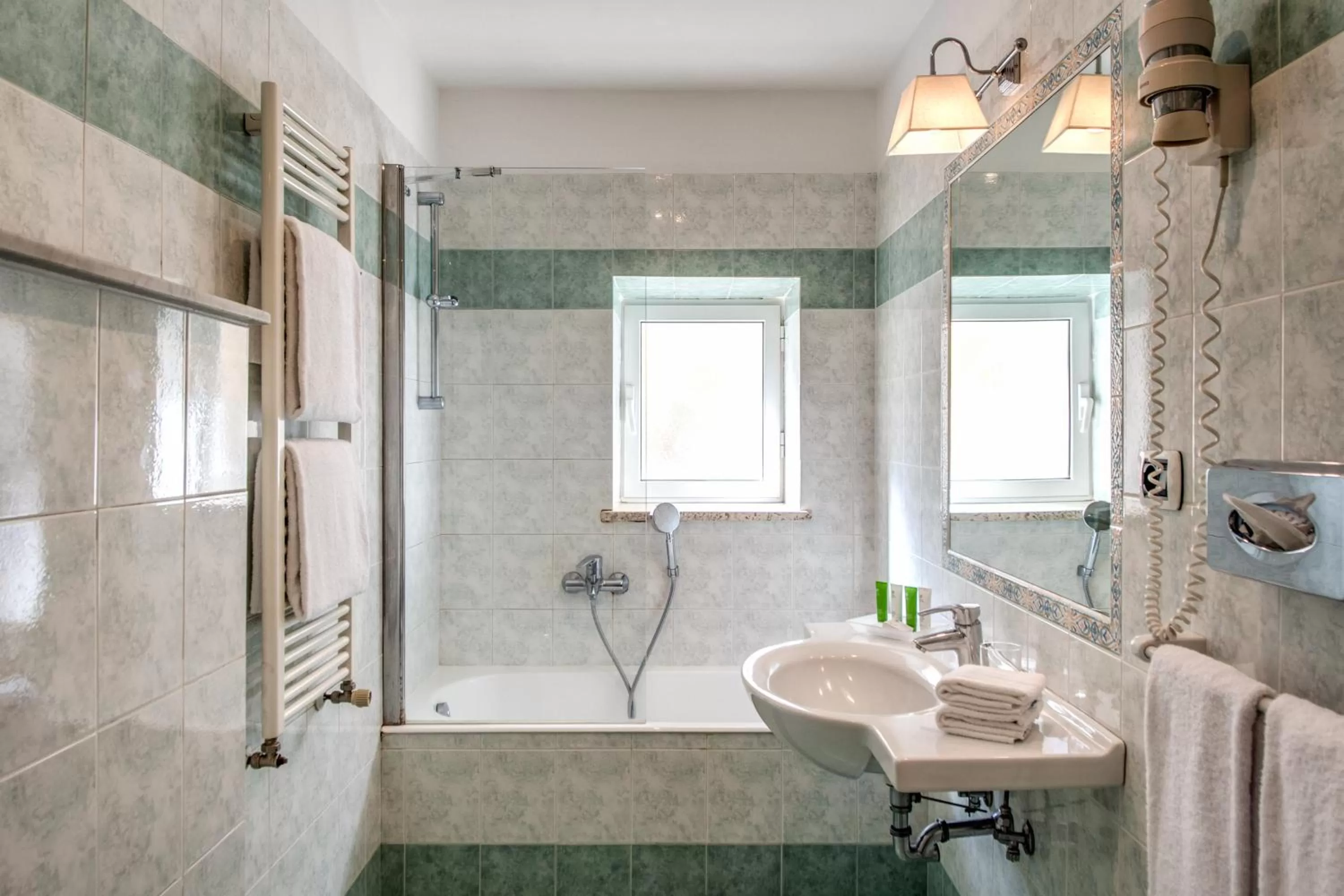 Shower in Hotel Napoleon