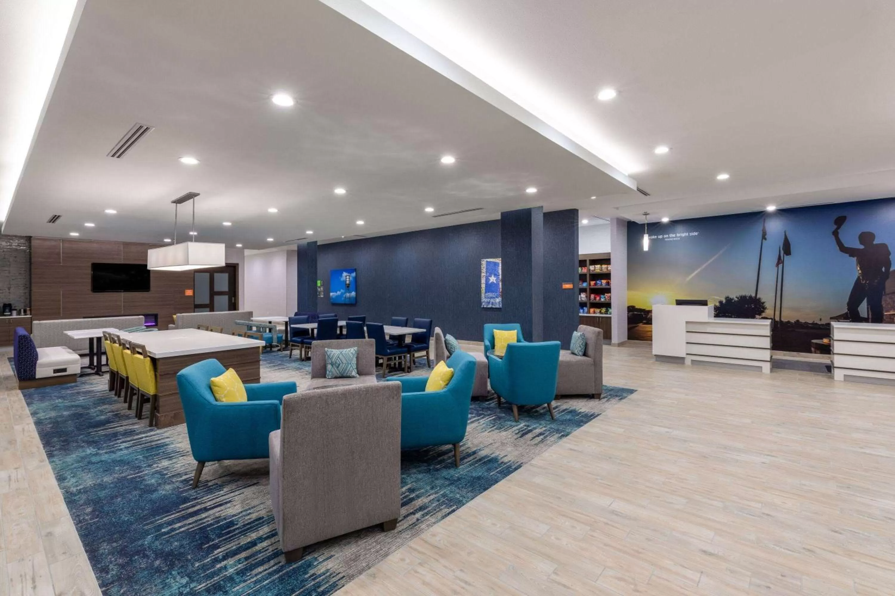 Lobby or reception in La Quinta Inn & Suites by Wyndham Round Rock near Kalahari