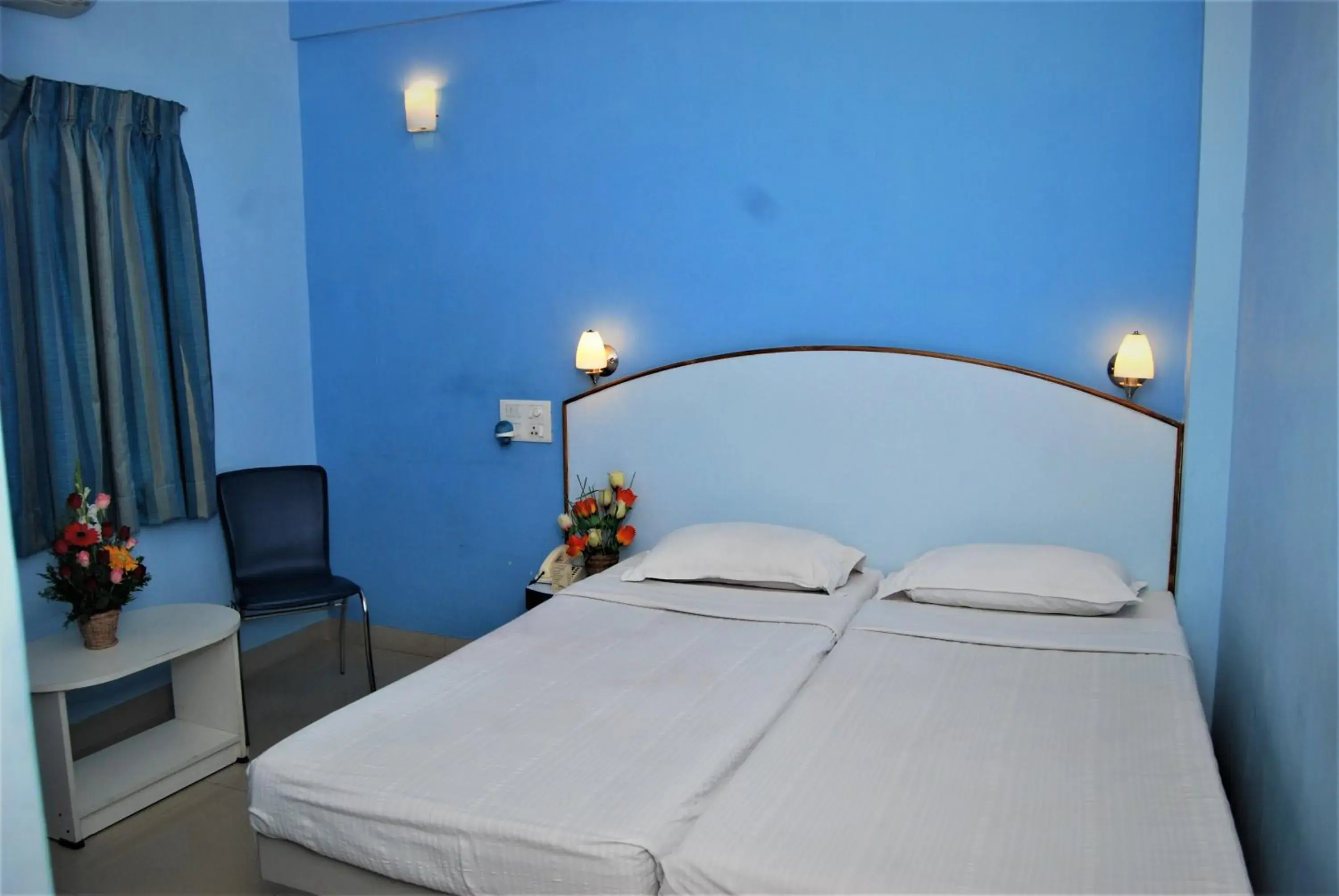 Bedroom, Bed in Hotel Pandian