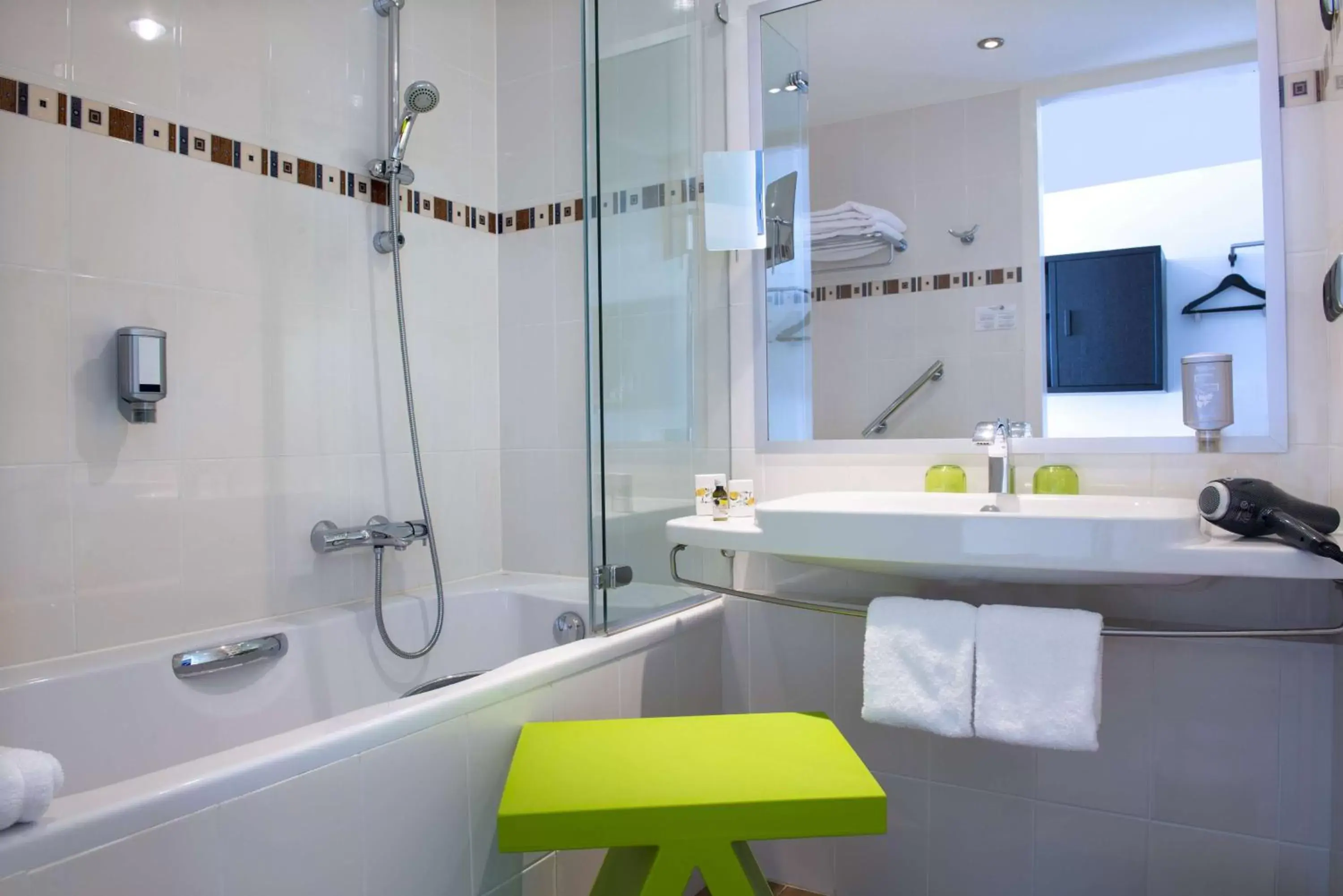 Shower, Bathroom in Best Western Premier Masqhotel