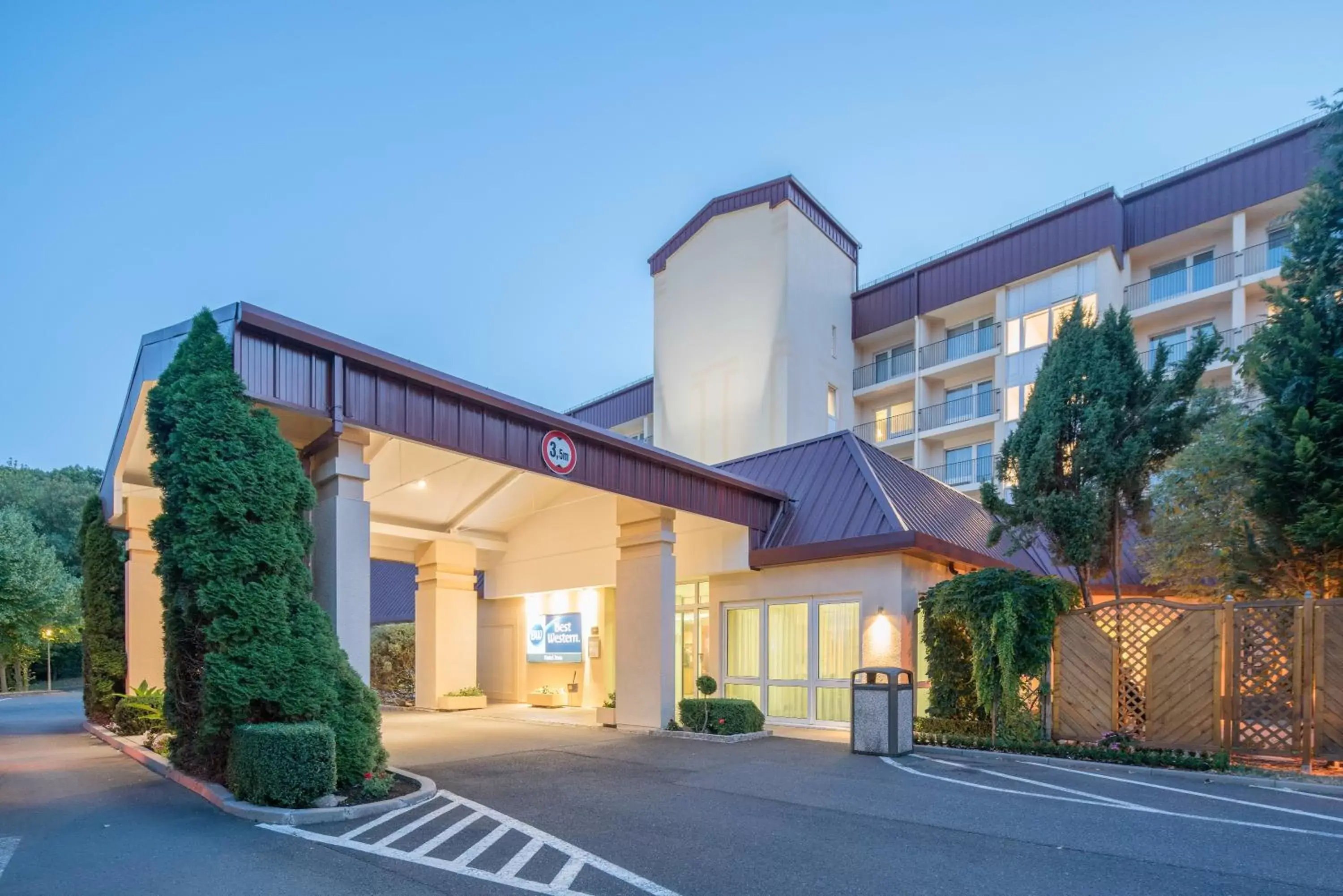 Facade/entrance, Property Building in Best Western Hotel Jena