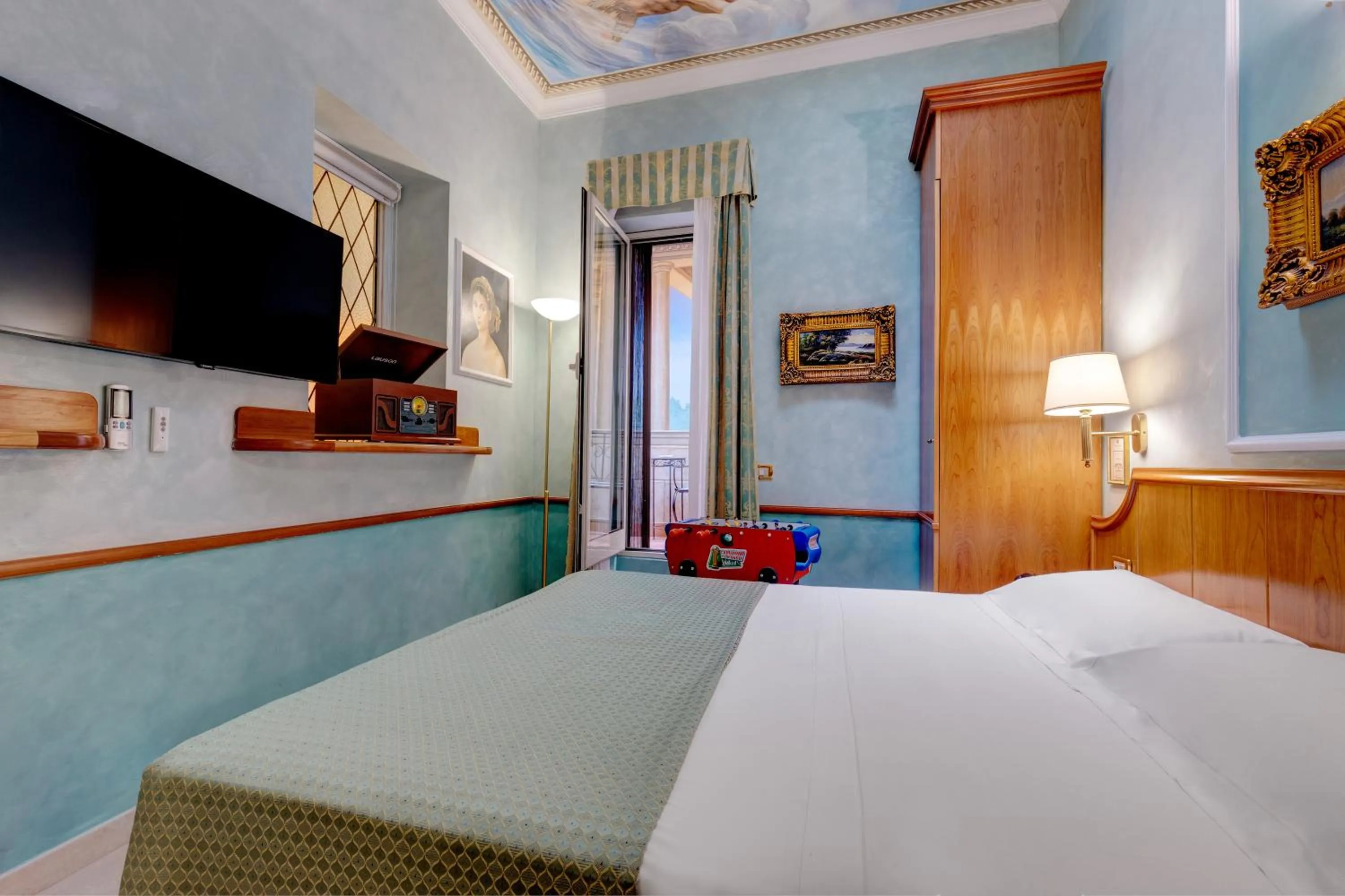 Photo of the whole room, Bed in Hotel Amalfi