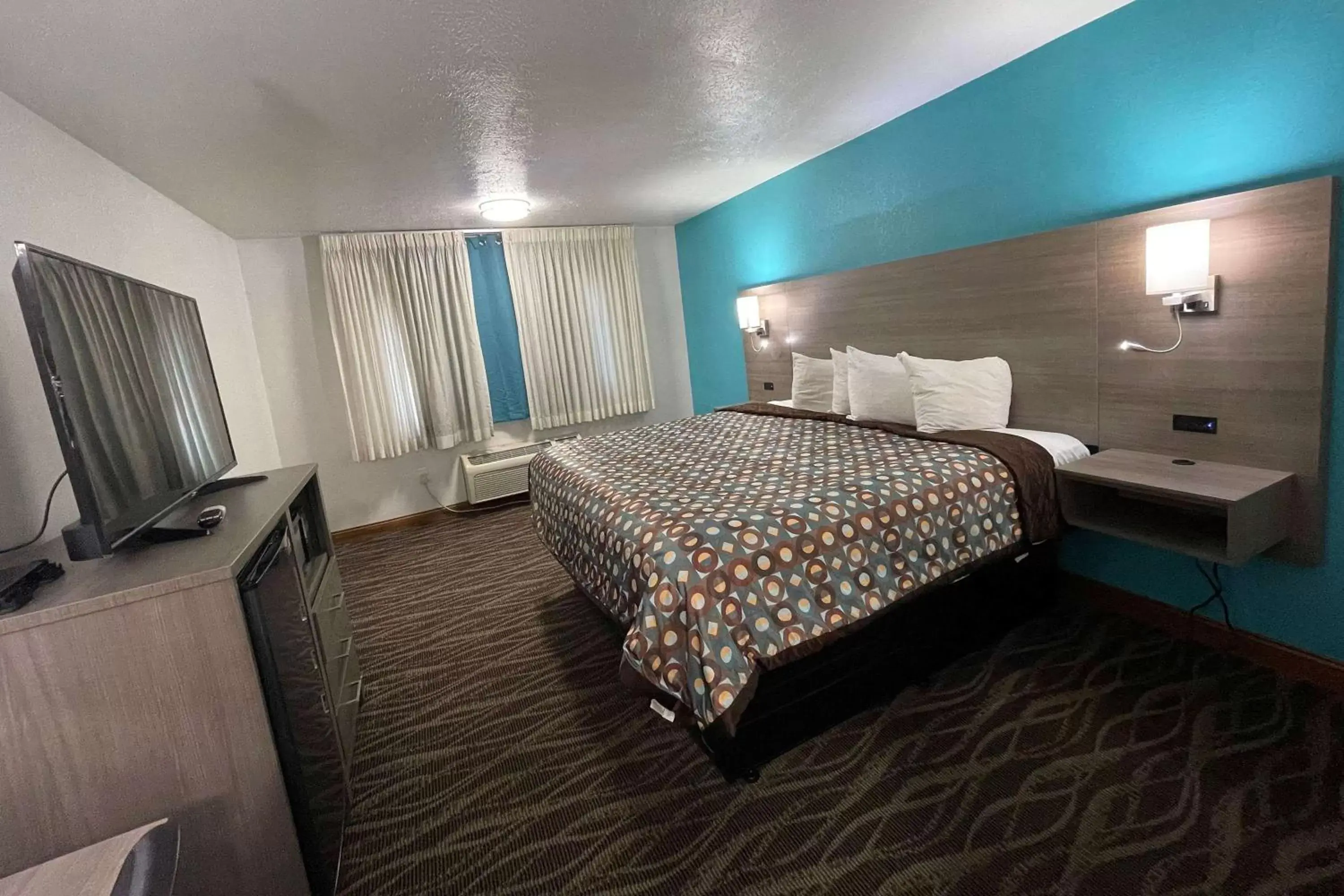 Photo of the whole room, Bed in Baymont by Wyndham Bellevue - Omaha