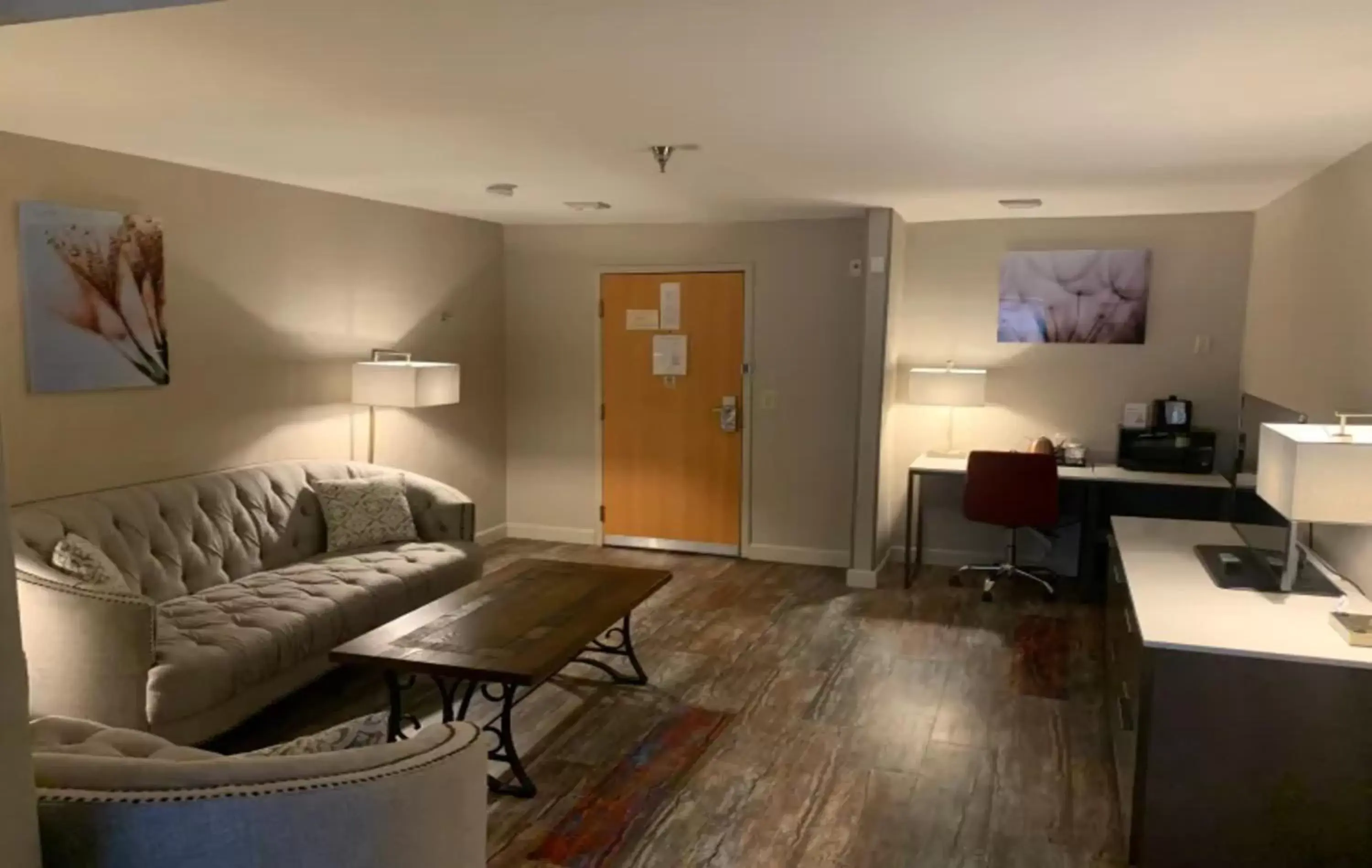 Living room, Seating Area in Empeiria High Sierra Hotel