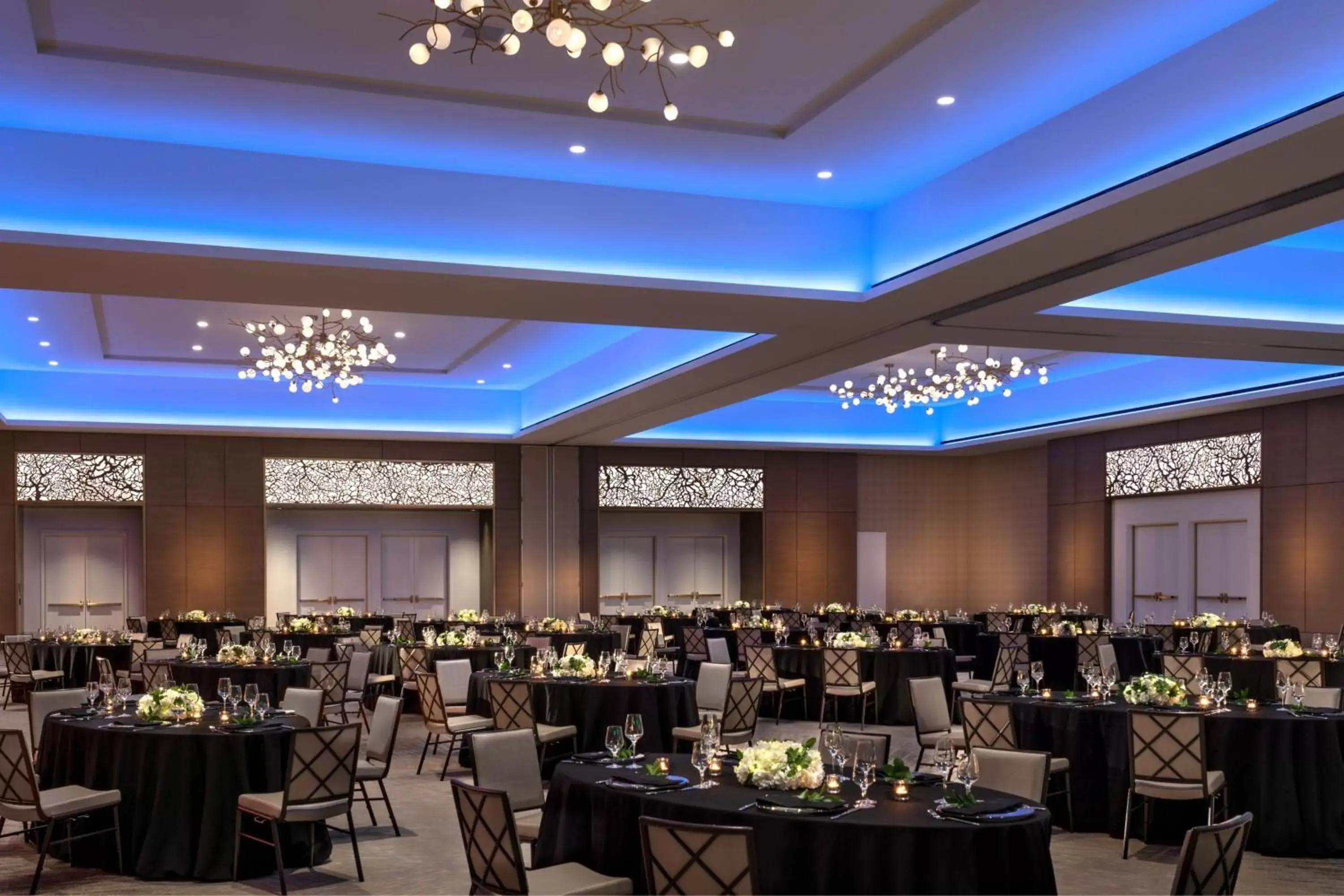 Meeting/conference room, Restaurant/Places to Eat in The Westin Anaheim Resort