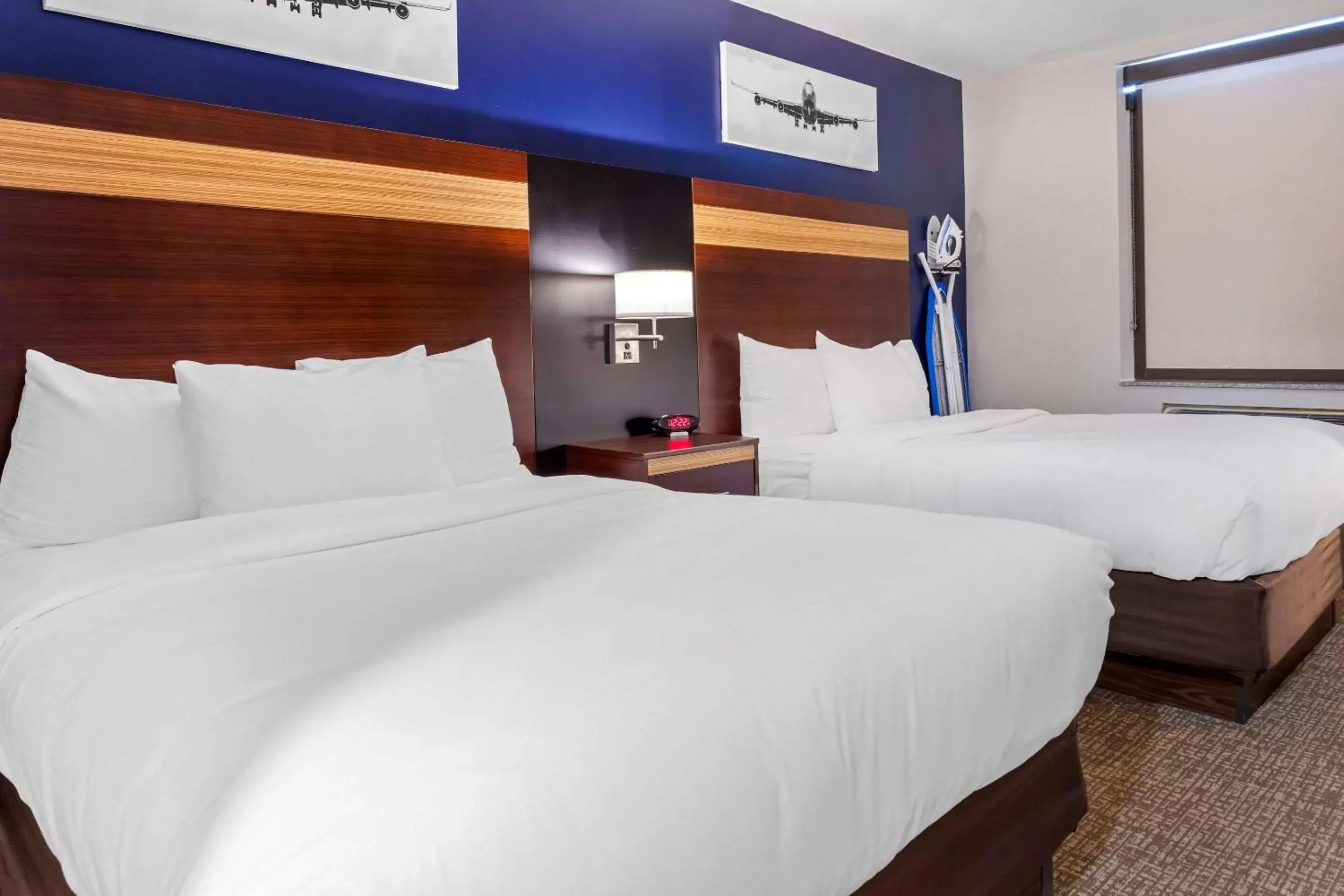 Photo of the whole room, Bed in Avion Inn Near LGA Airport, Ascend Hotel Collection