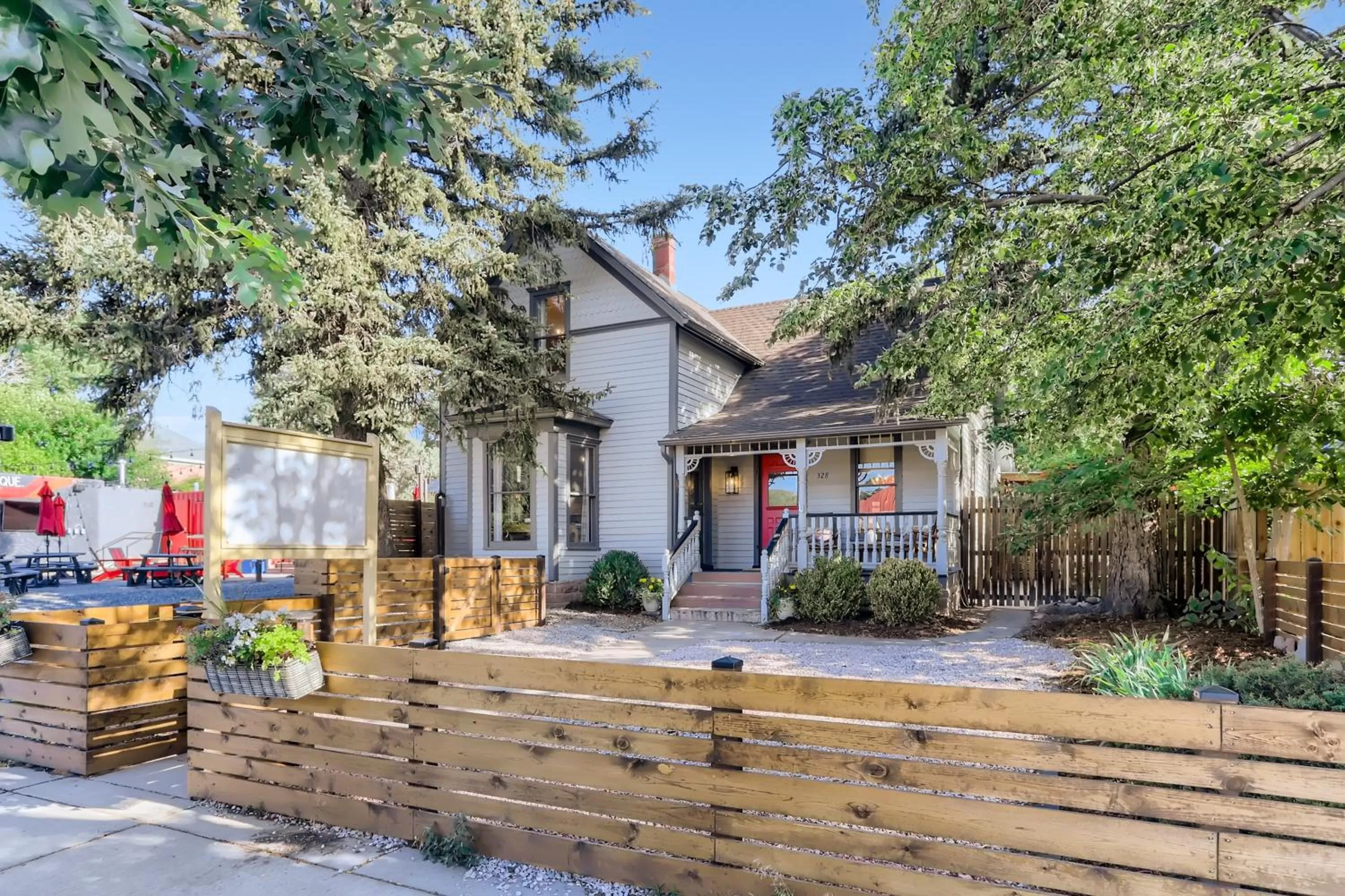 Property building in A-Lodge Lyons