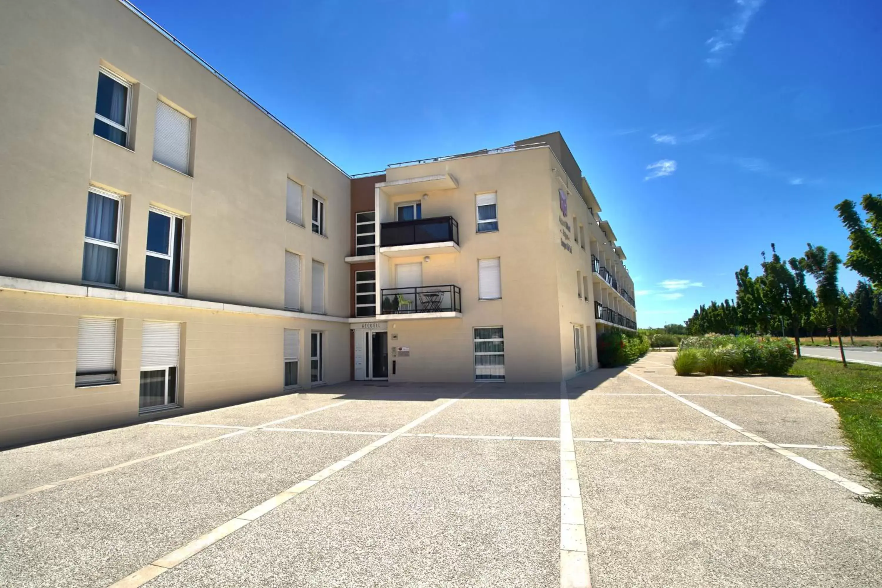 Facade/entrance, Property Building in KOSY Appart'Hôtels - Campus Del Sol Esplanade