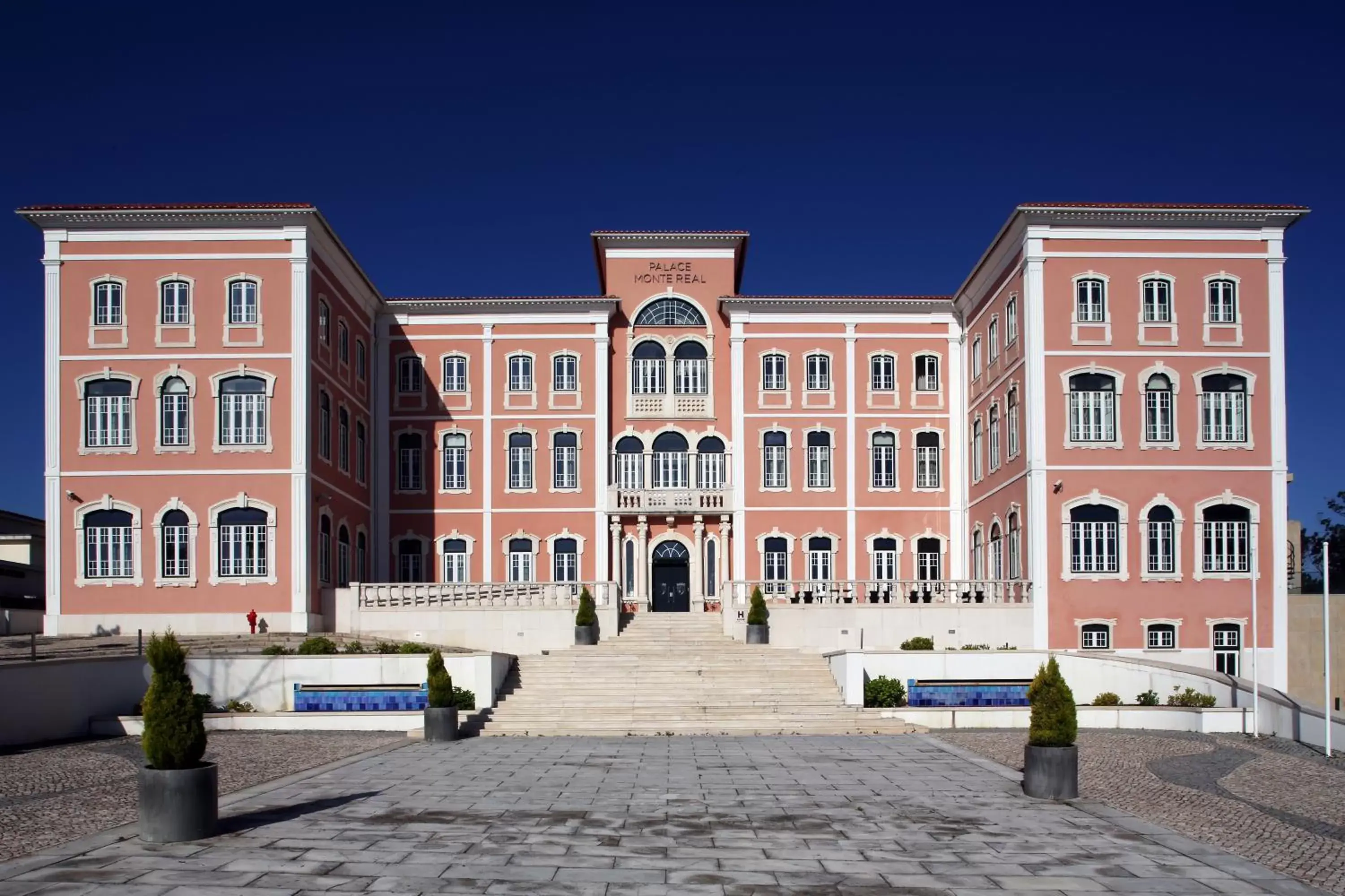 Facade/entrance in Monte Real - Hotel, Termas & Spa Facade/entrance in Monte Real - Hotel, Termas & Spa