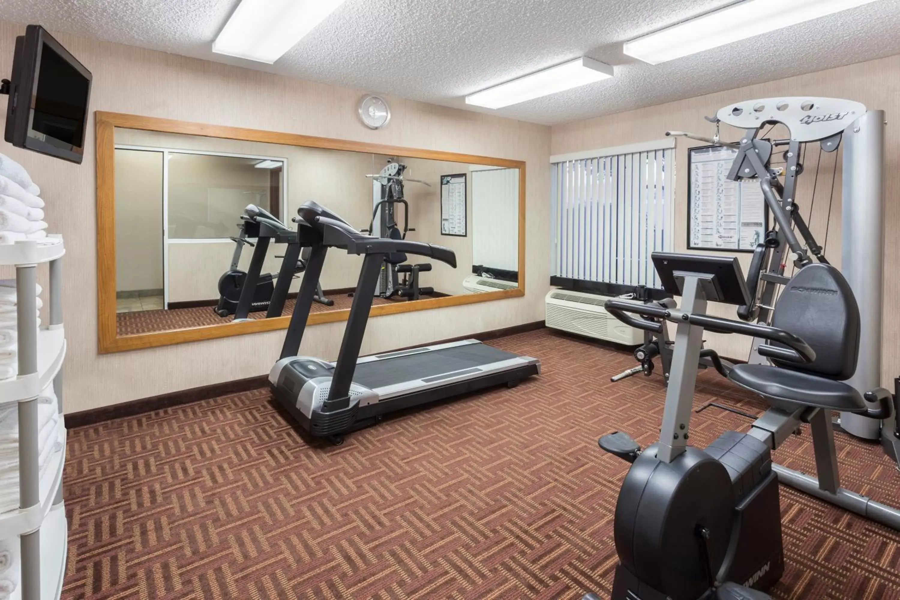 Fitness centre/facilities, Fitness Center/Facilities in Super 8 by Wyndham Madison South