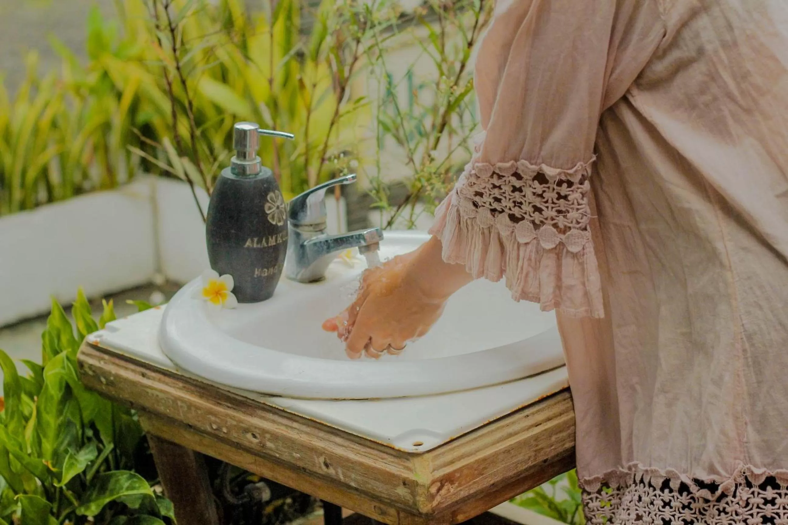 Guests in AlamKulkul Boutique Resort