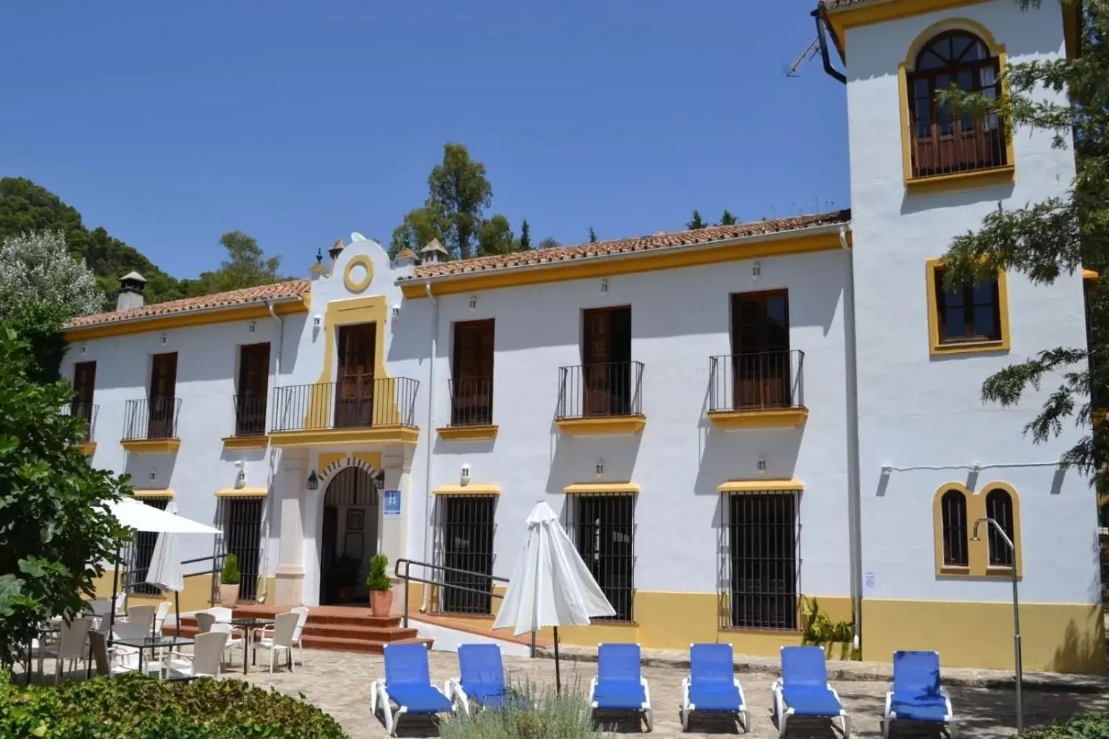 Facade/entrance, Property Building in Hotel Humaina