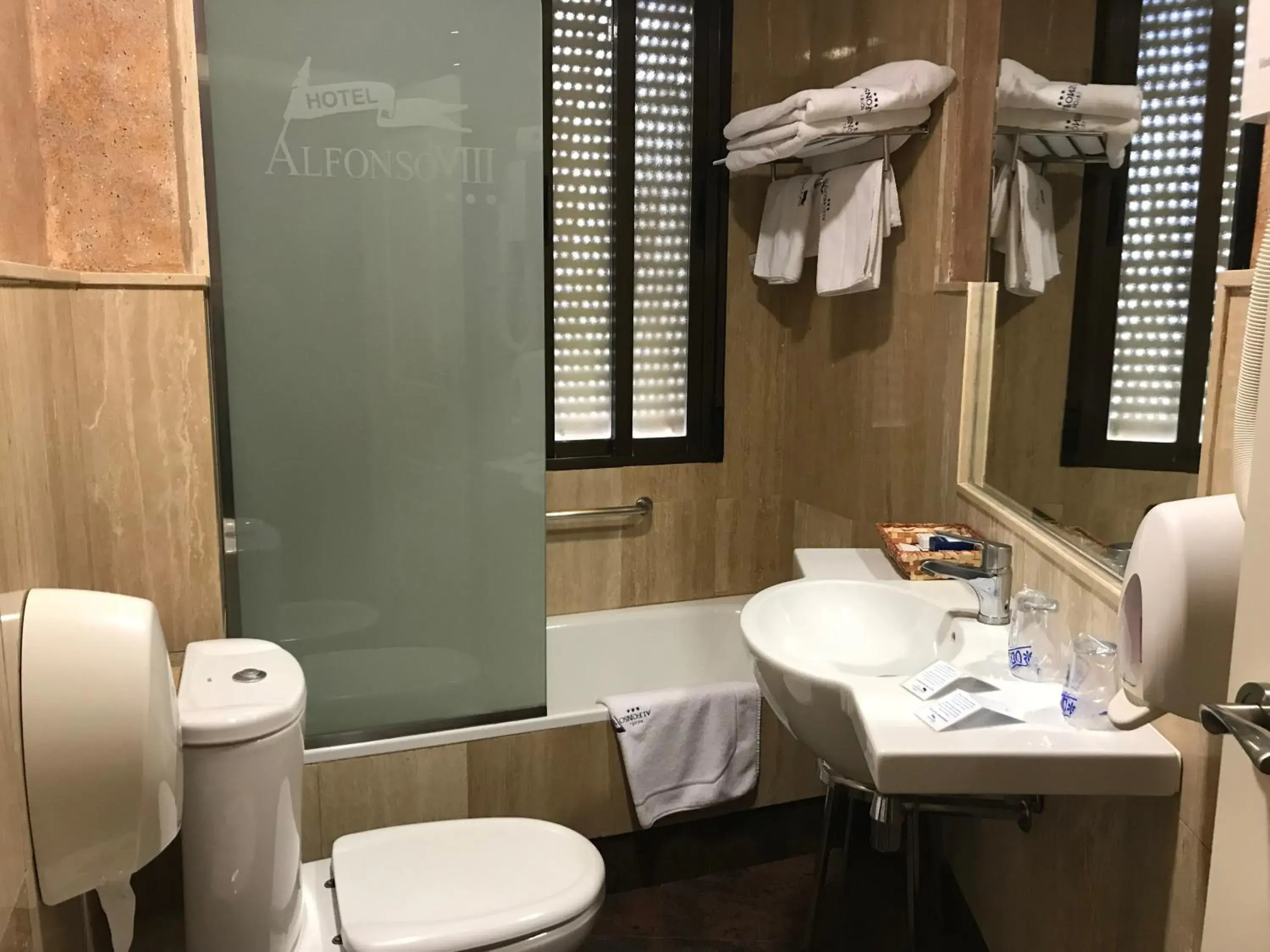 Bathroom in Hotel Alfonso VIII De Cuenca