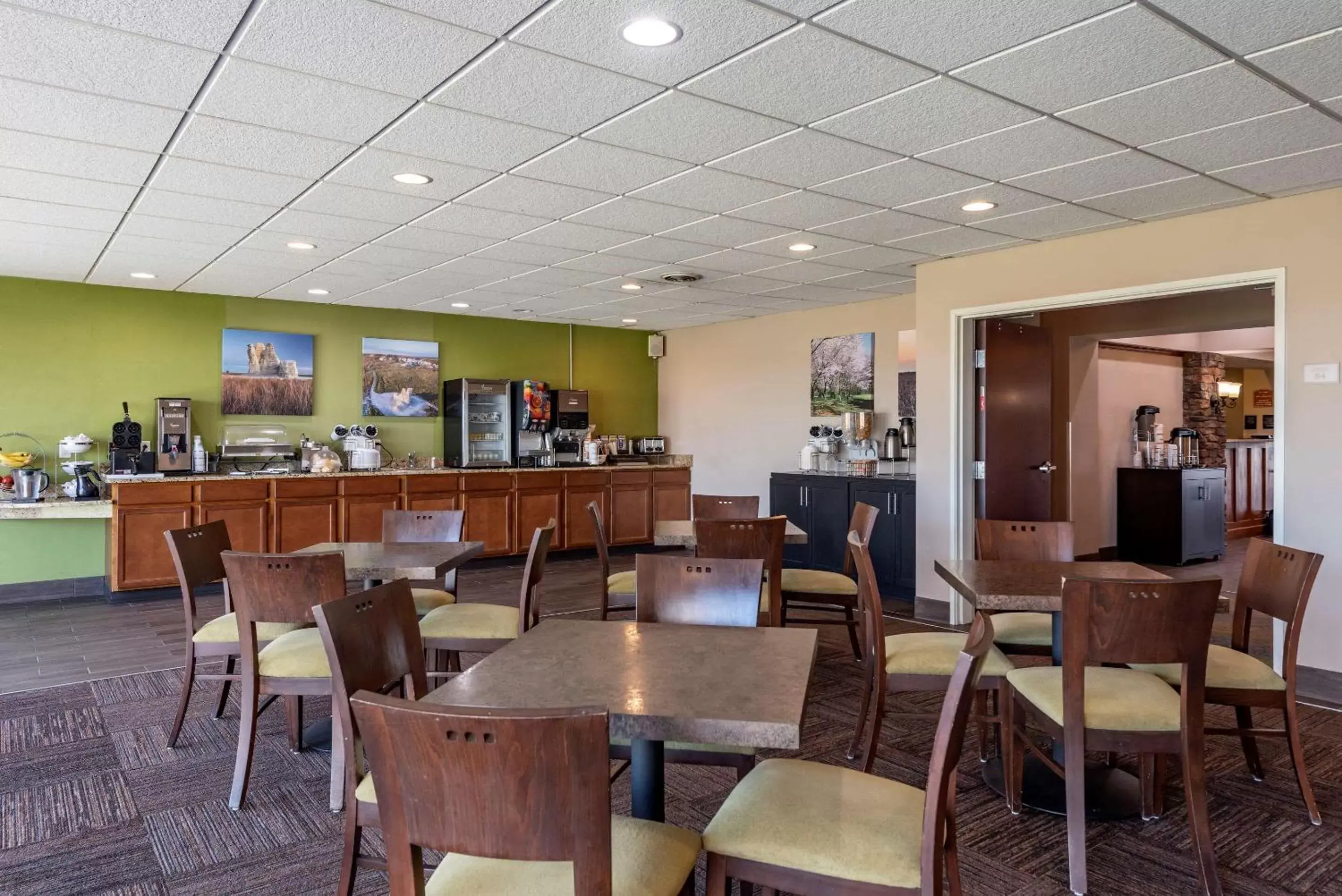 Breakfast, Restaurant/Places to Eat in Sleep Inn & Suites Oakley I-70