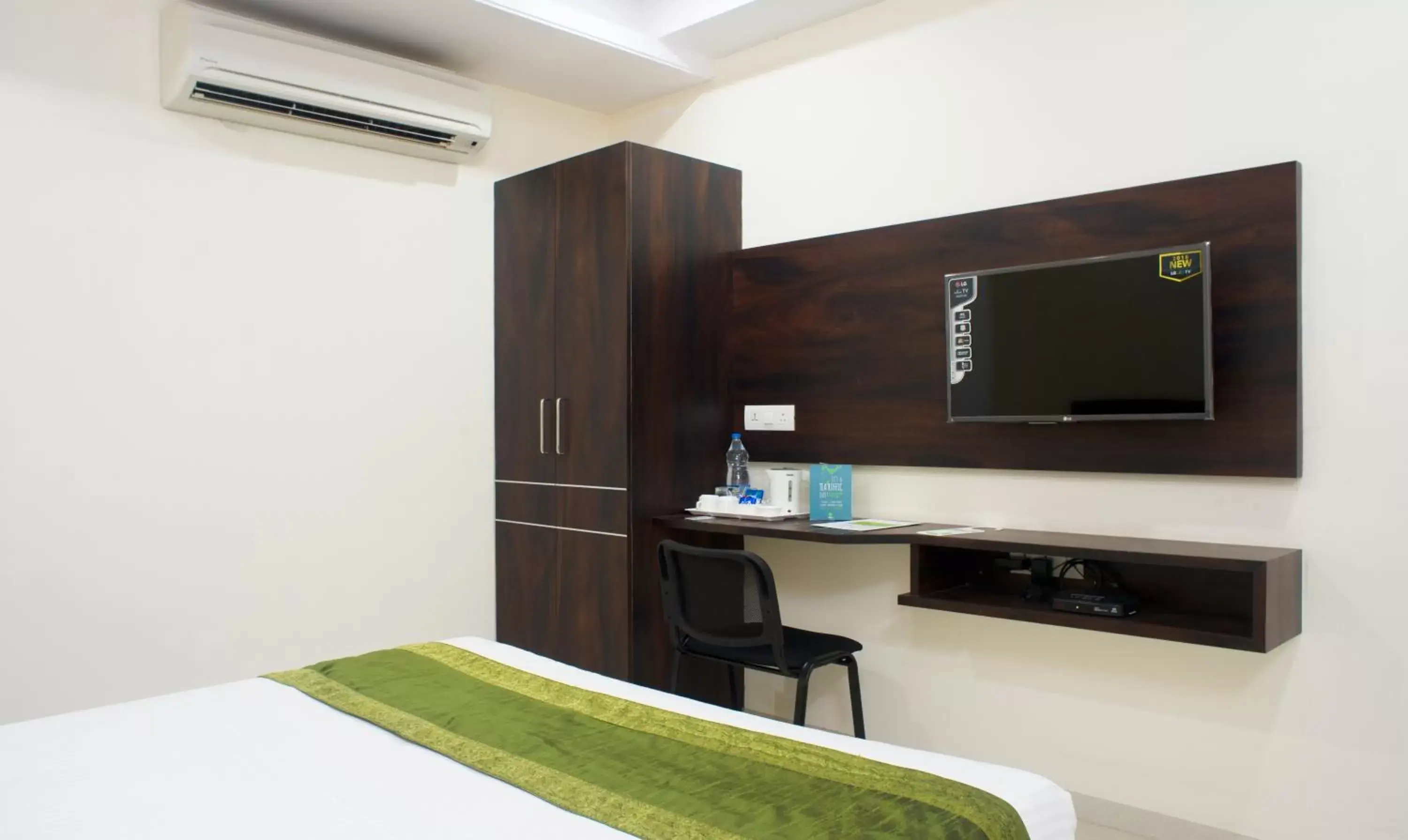 Bed in Treebo Celeste Bed in Treebo Celeste