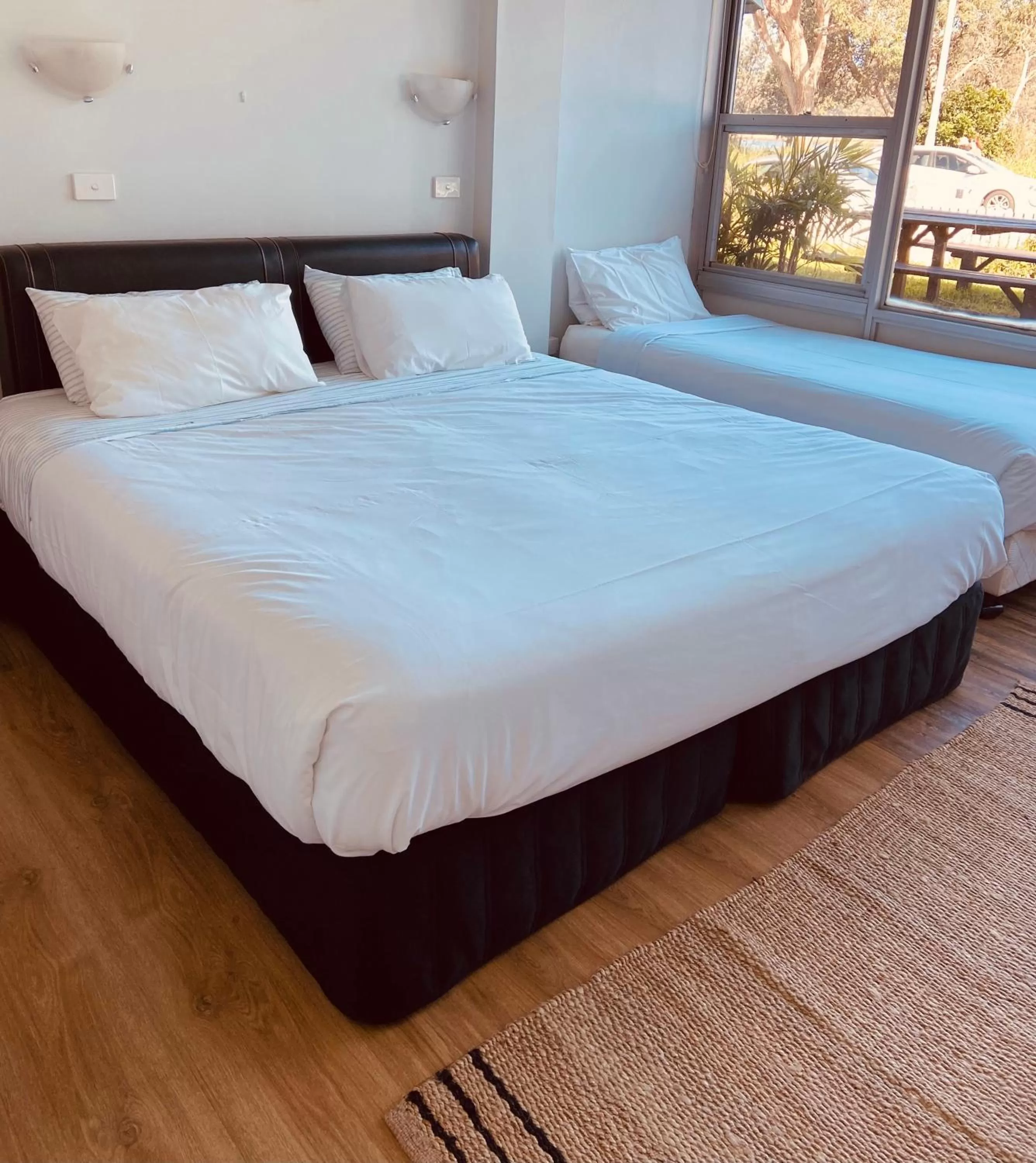 Bed in Ettalong Beach motel