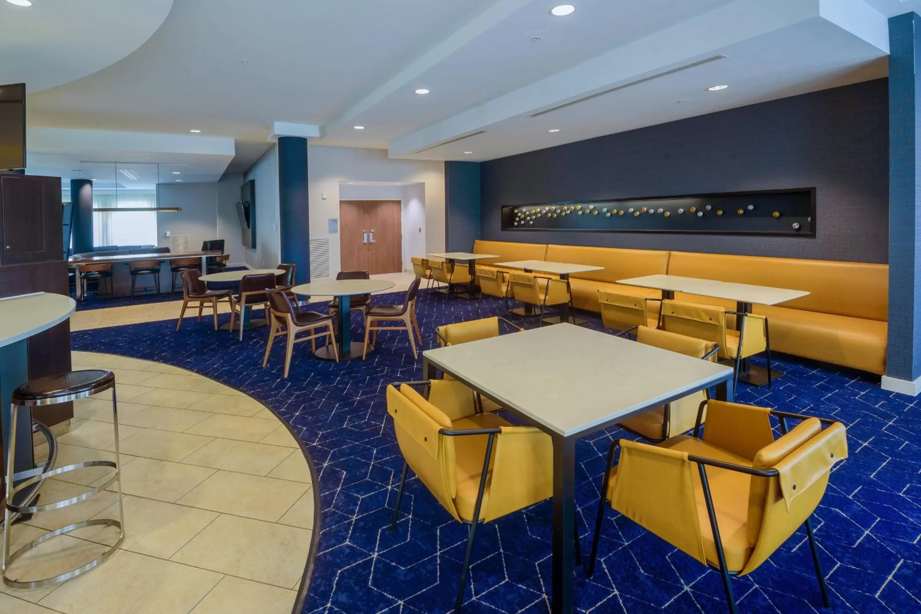 Restaurant/Places to Eat in Courtyard by Marriott Wilkes-Barre Arena