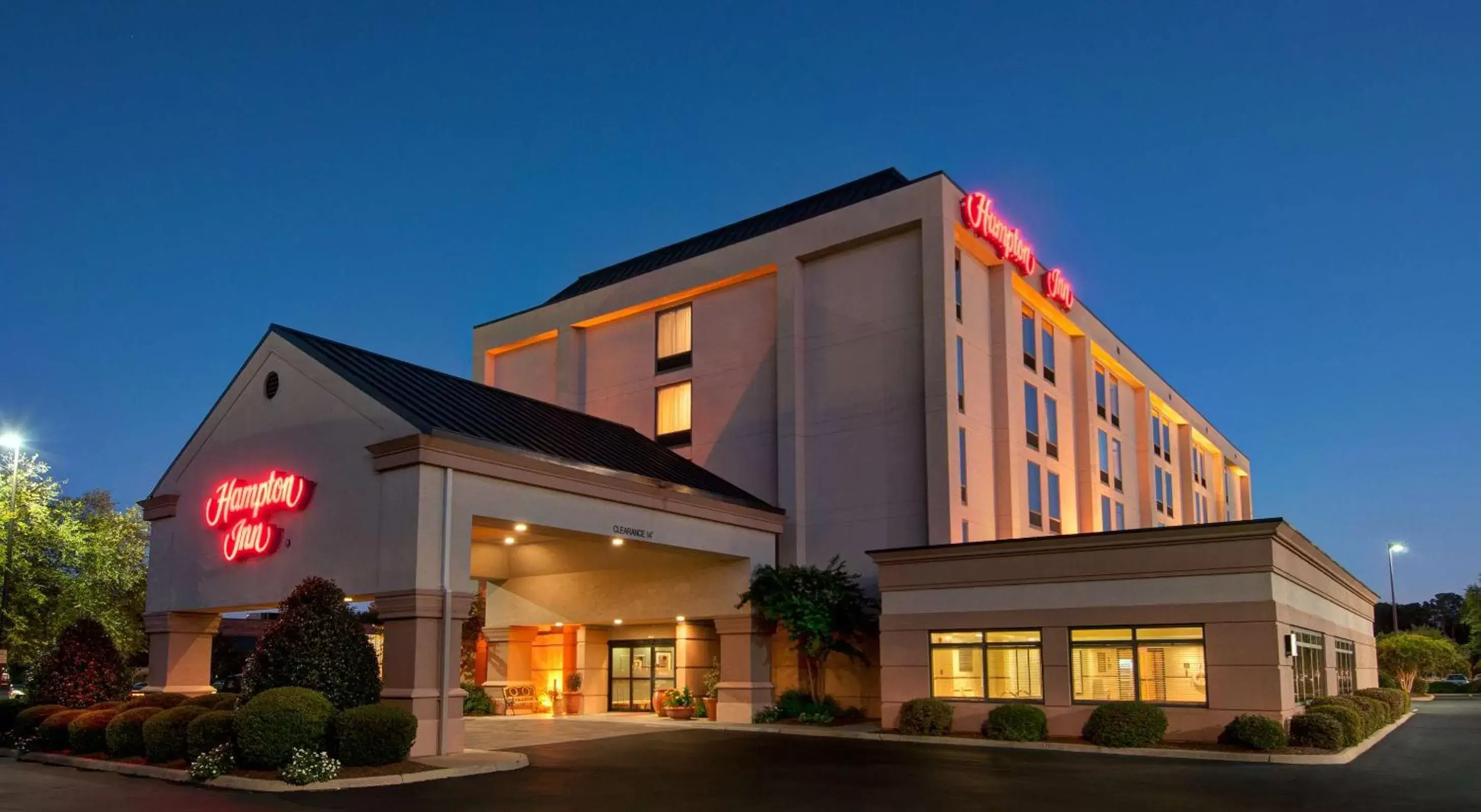 Property Building in Hampton Inn Newport News-Yorktown