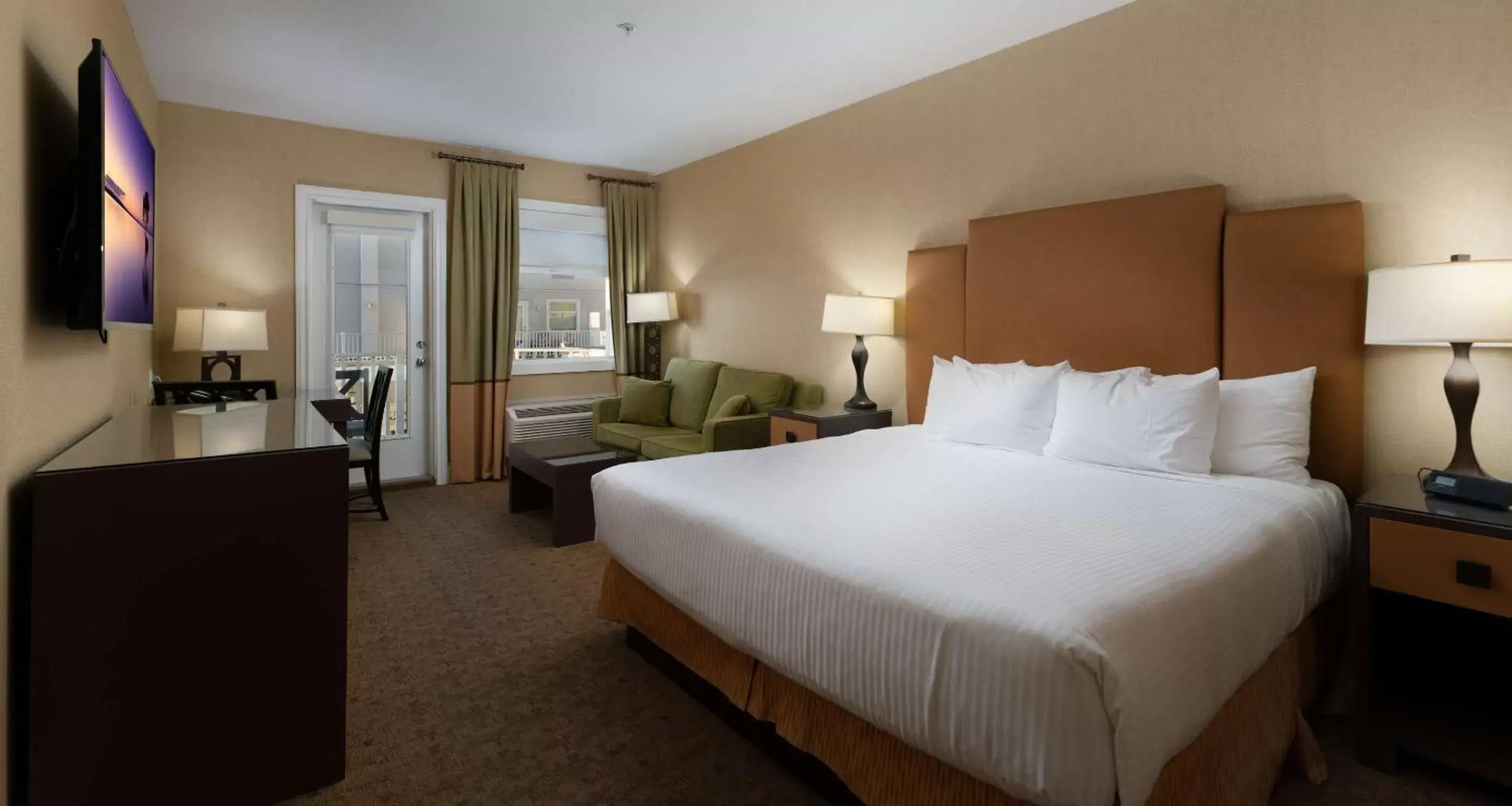 Bedroom, Bed in Prestige Oceanfront Resort, WorldHotels Luxury