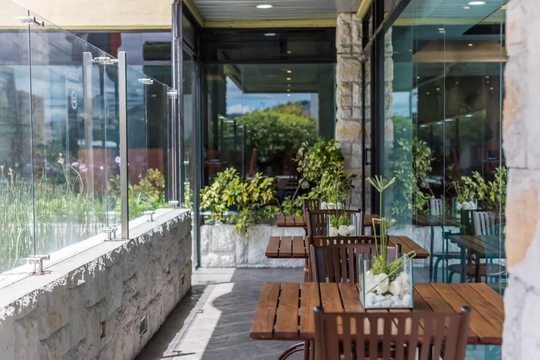 Restaurant/Places to Eat in Wyndham Garden Quito